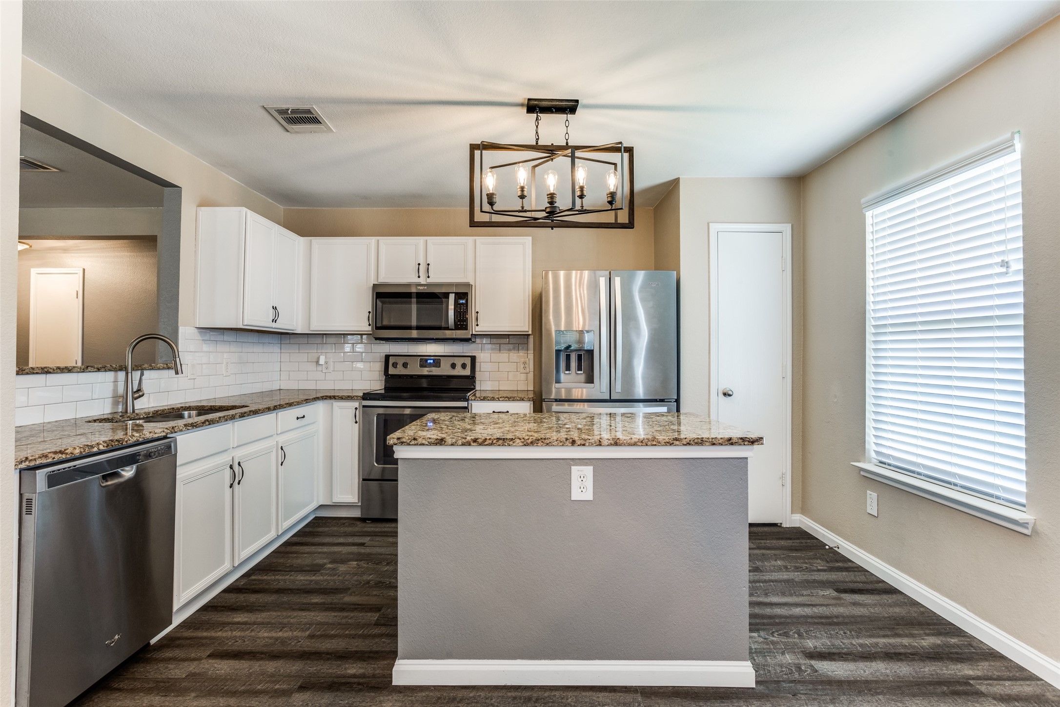 2405 Emerald Lane