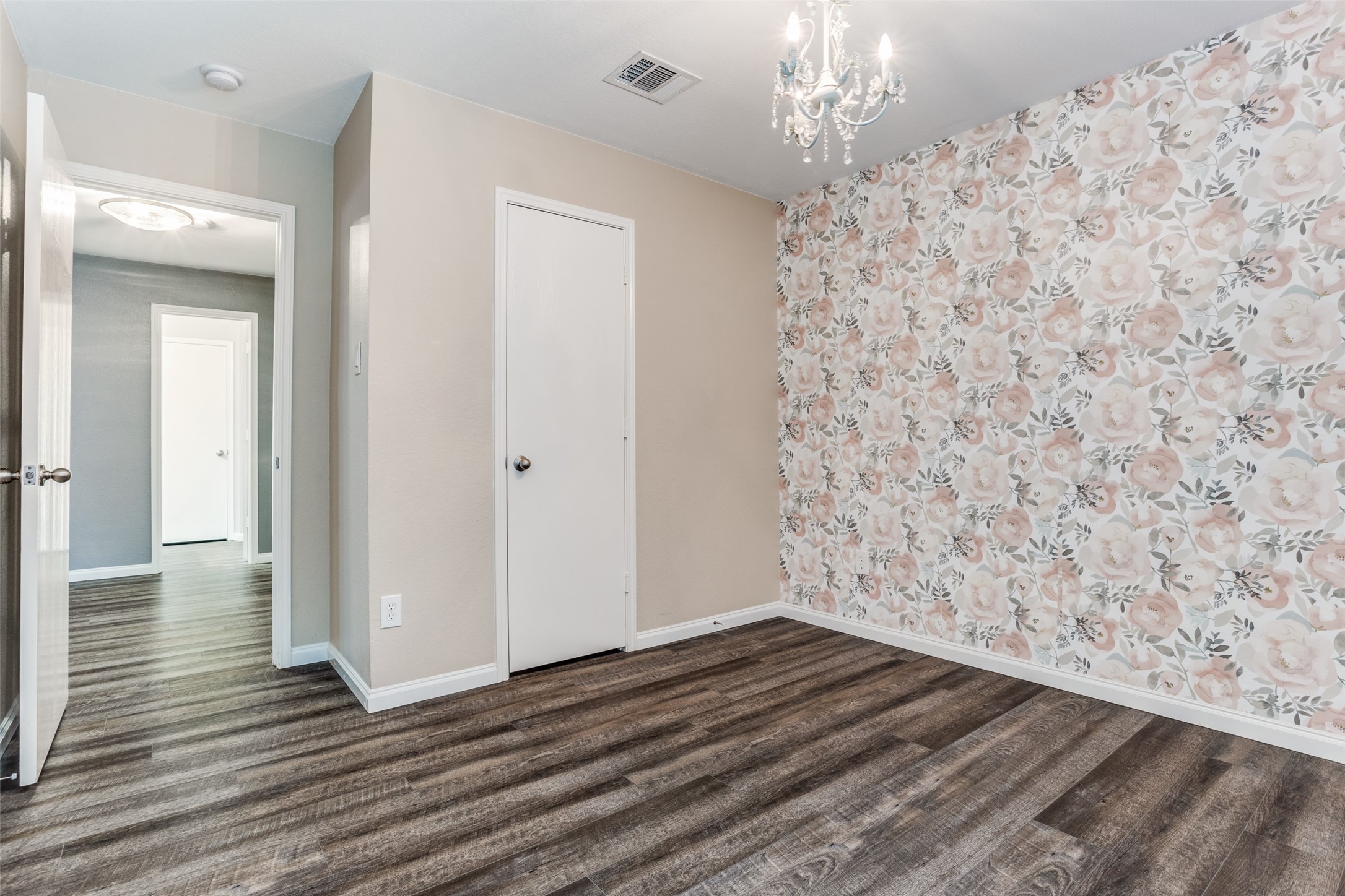 2405 Emerald Lane