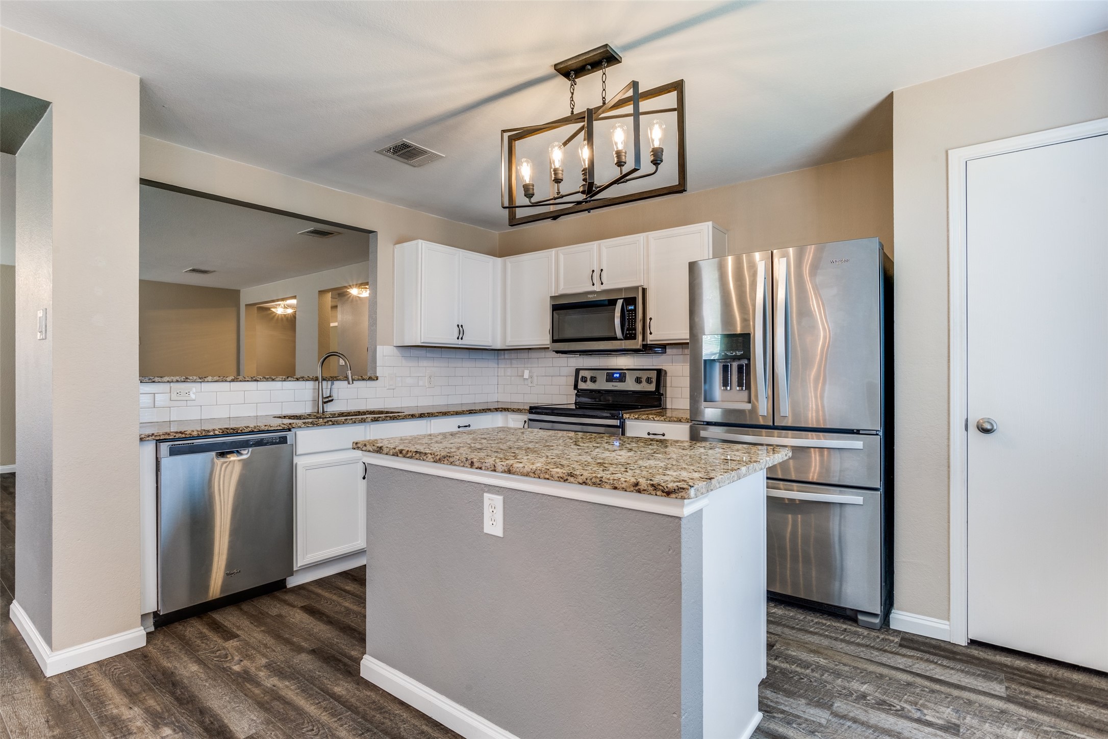 2405 Emerald Lane