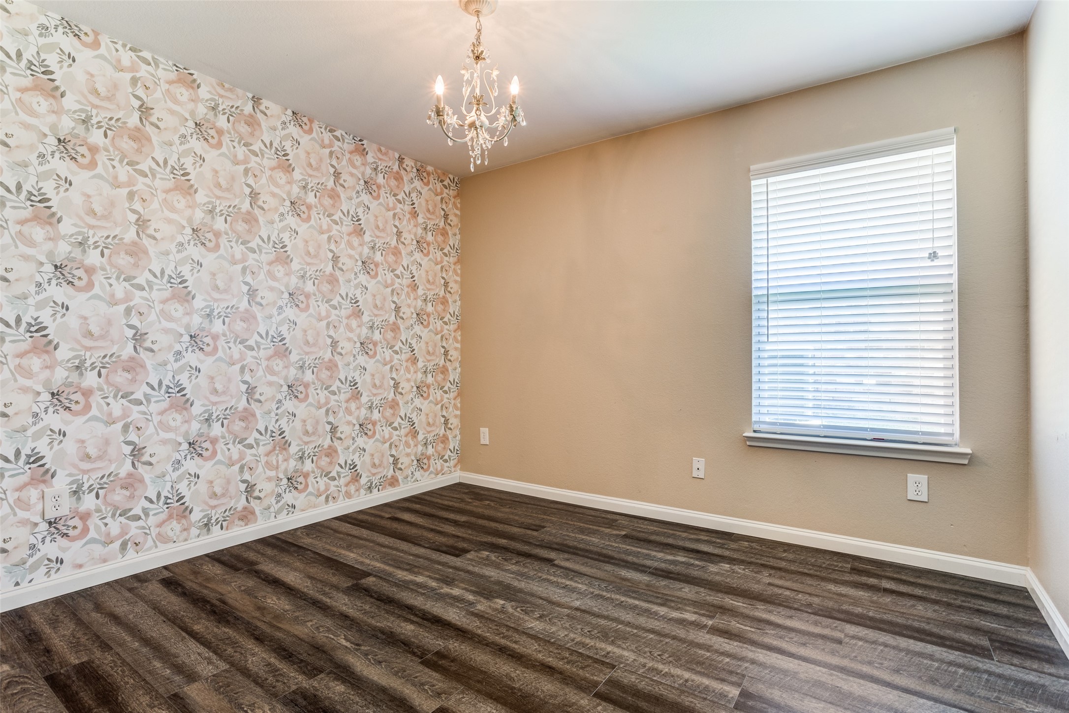 2405 Emerald Lane