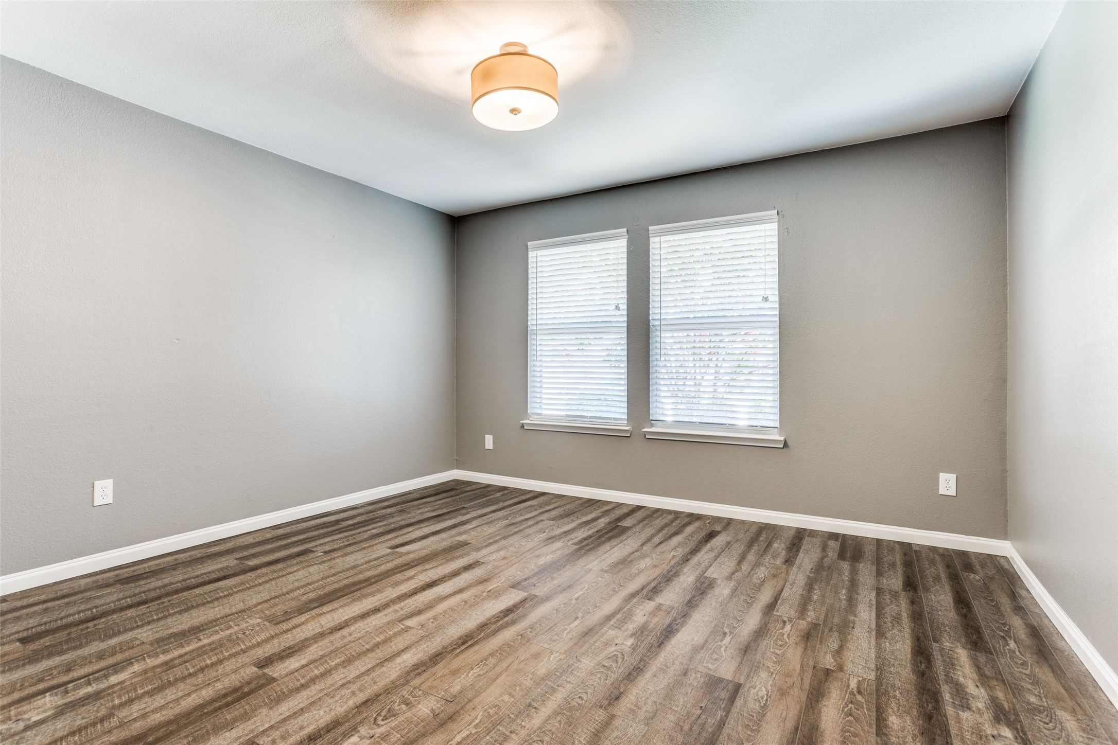 2405 Emerald Lane