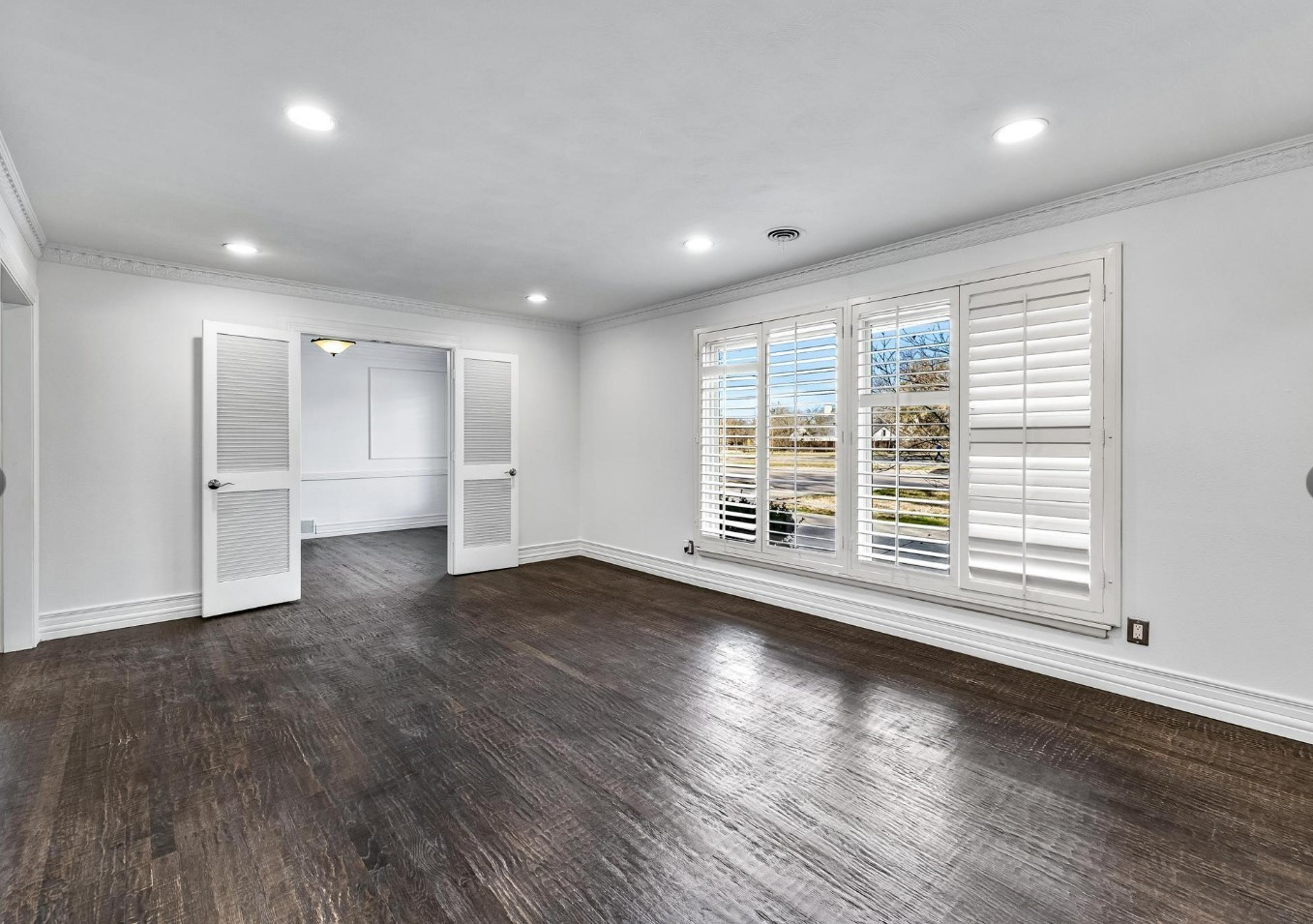 5610 Forest Lane