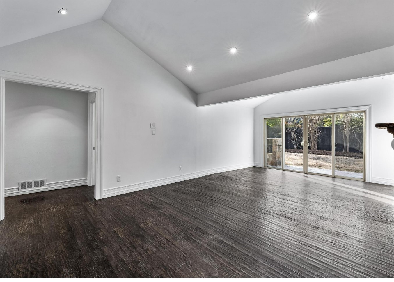 5610 Forest Lane