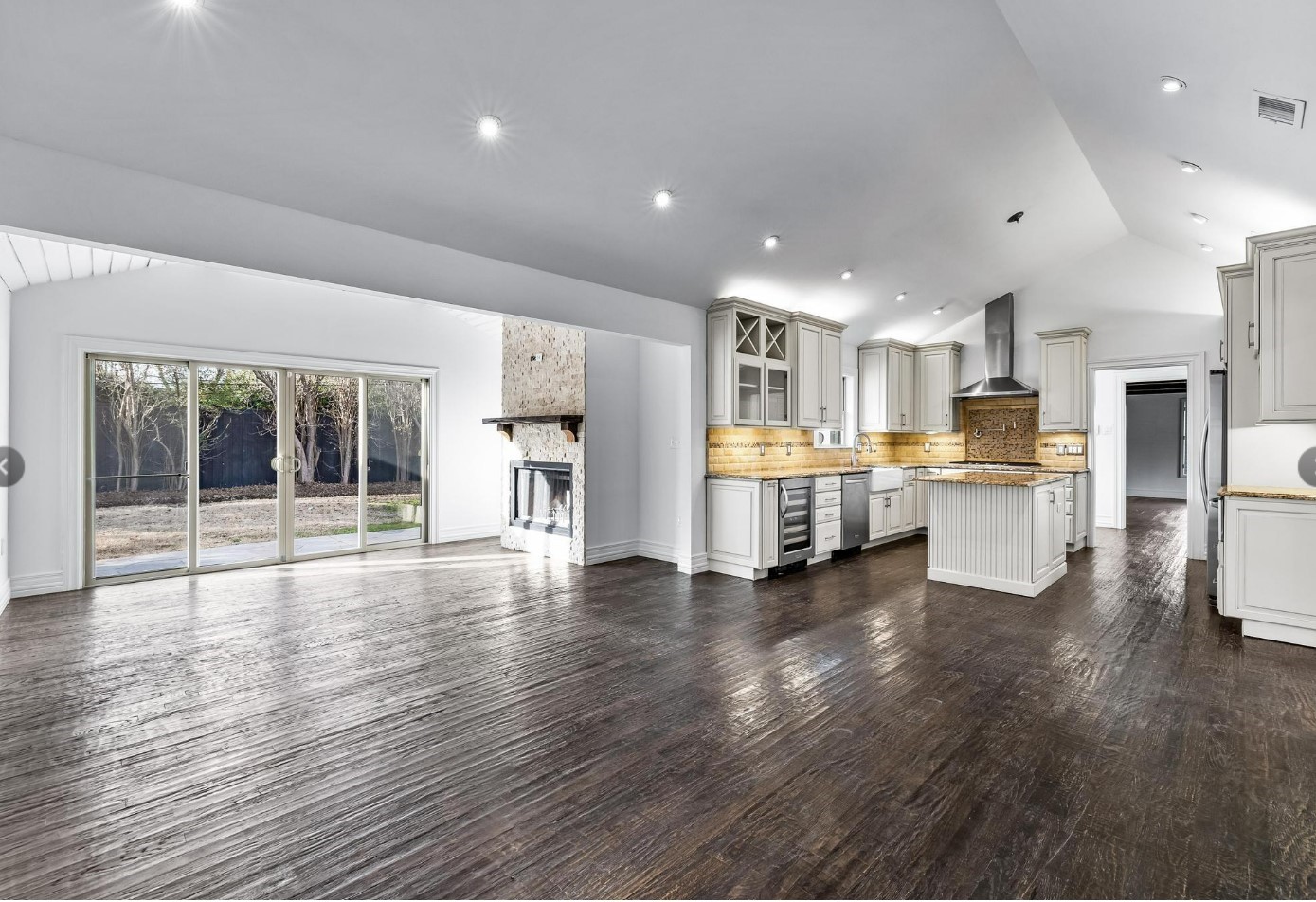 5610 Forest Lane