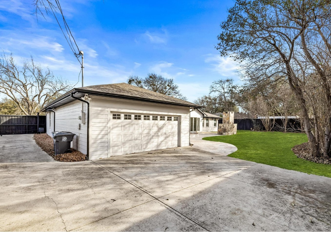 5610 Forest Lane