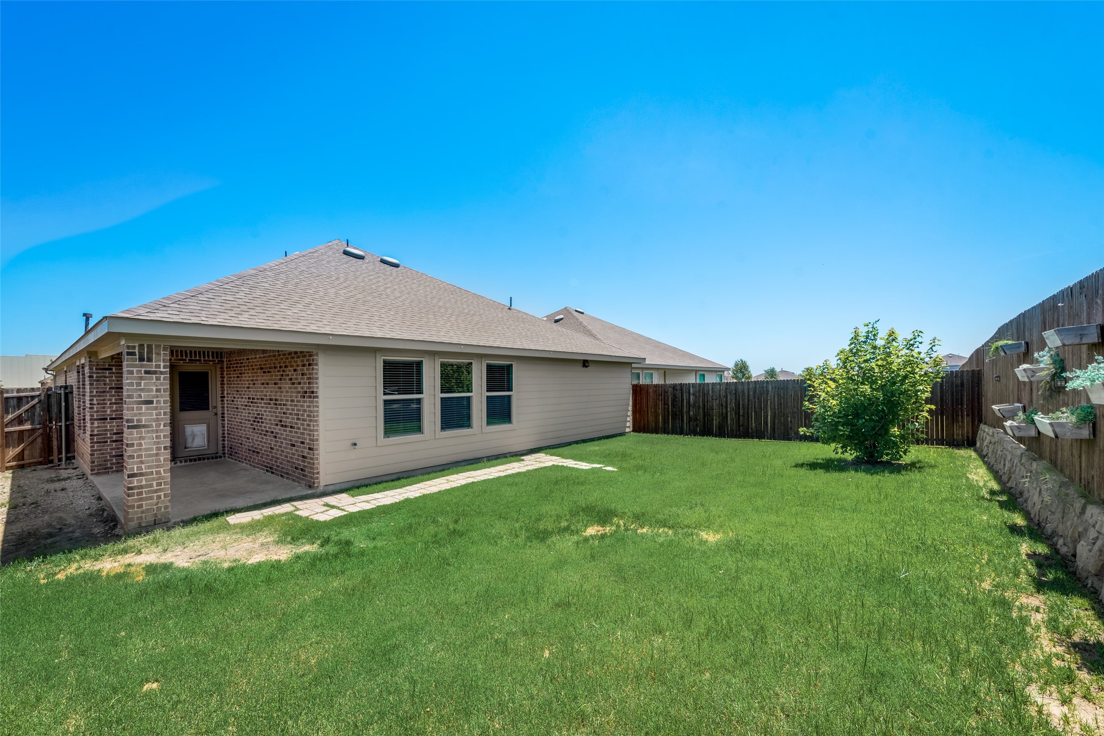 807 Spruce Lane