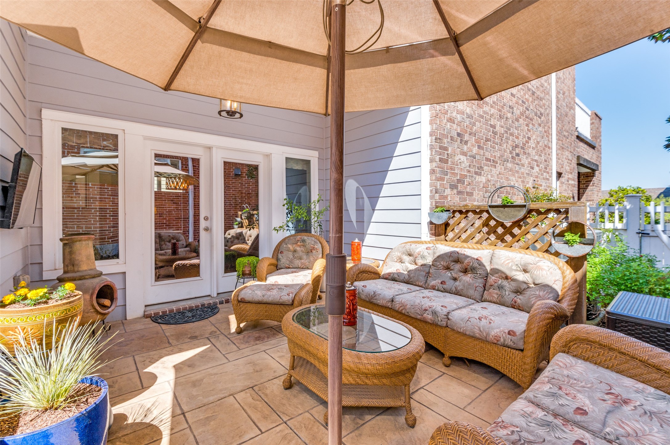 2305 Pearl Street