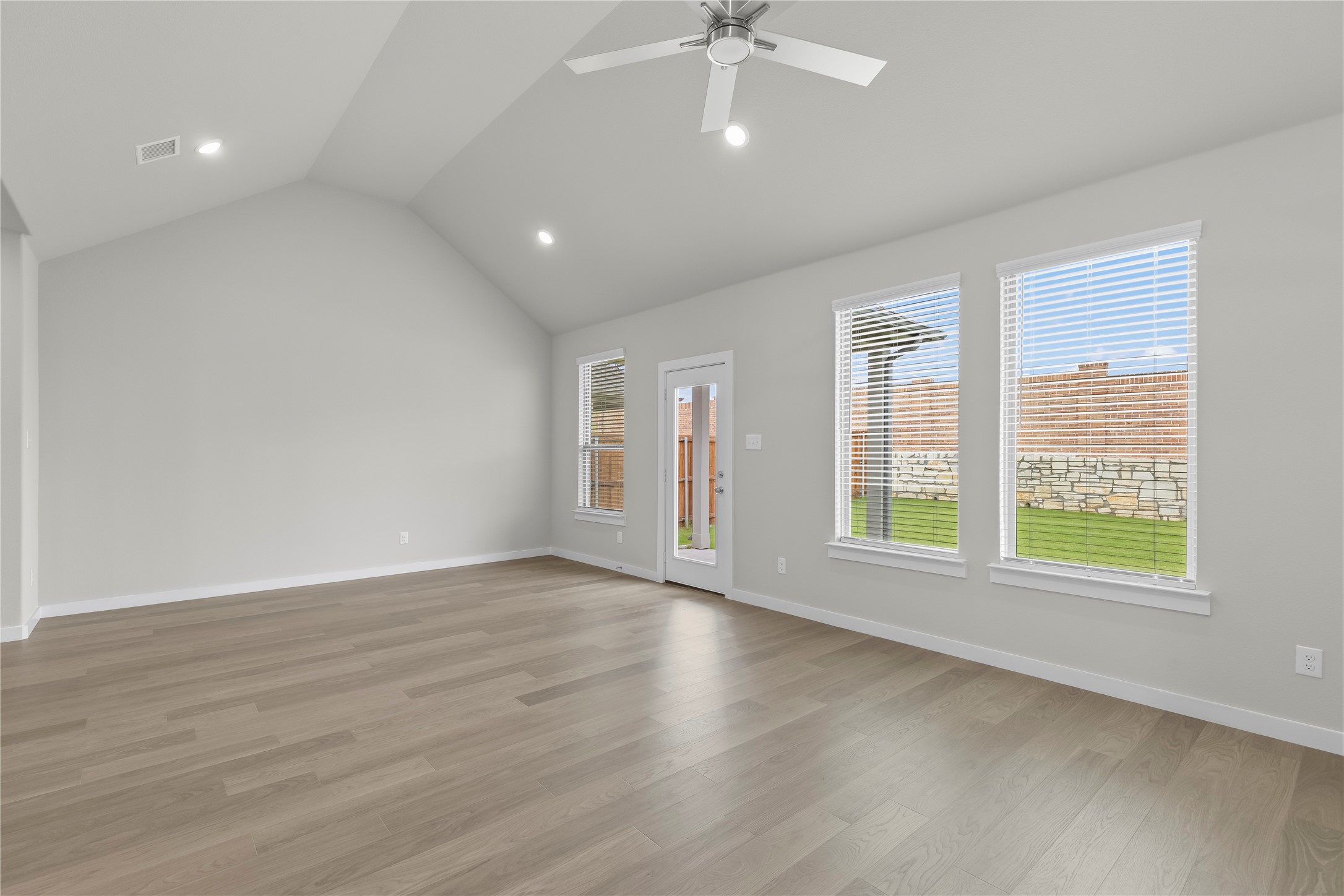 1912 Sandpiper Way