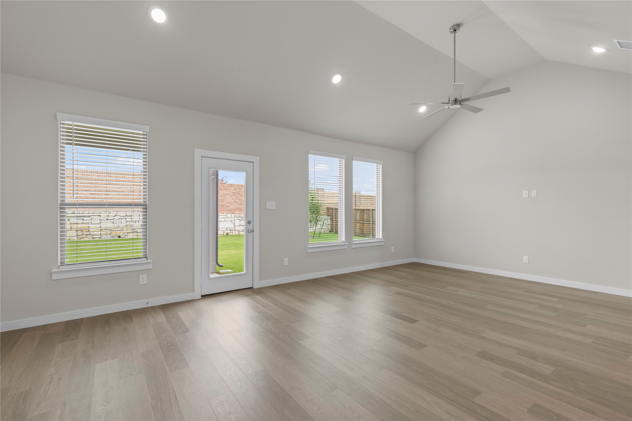 1912 Sandpiper Way