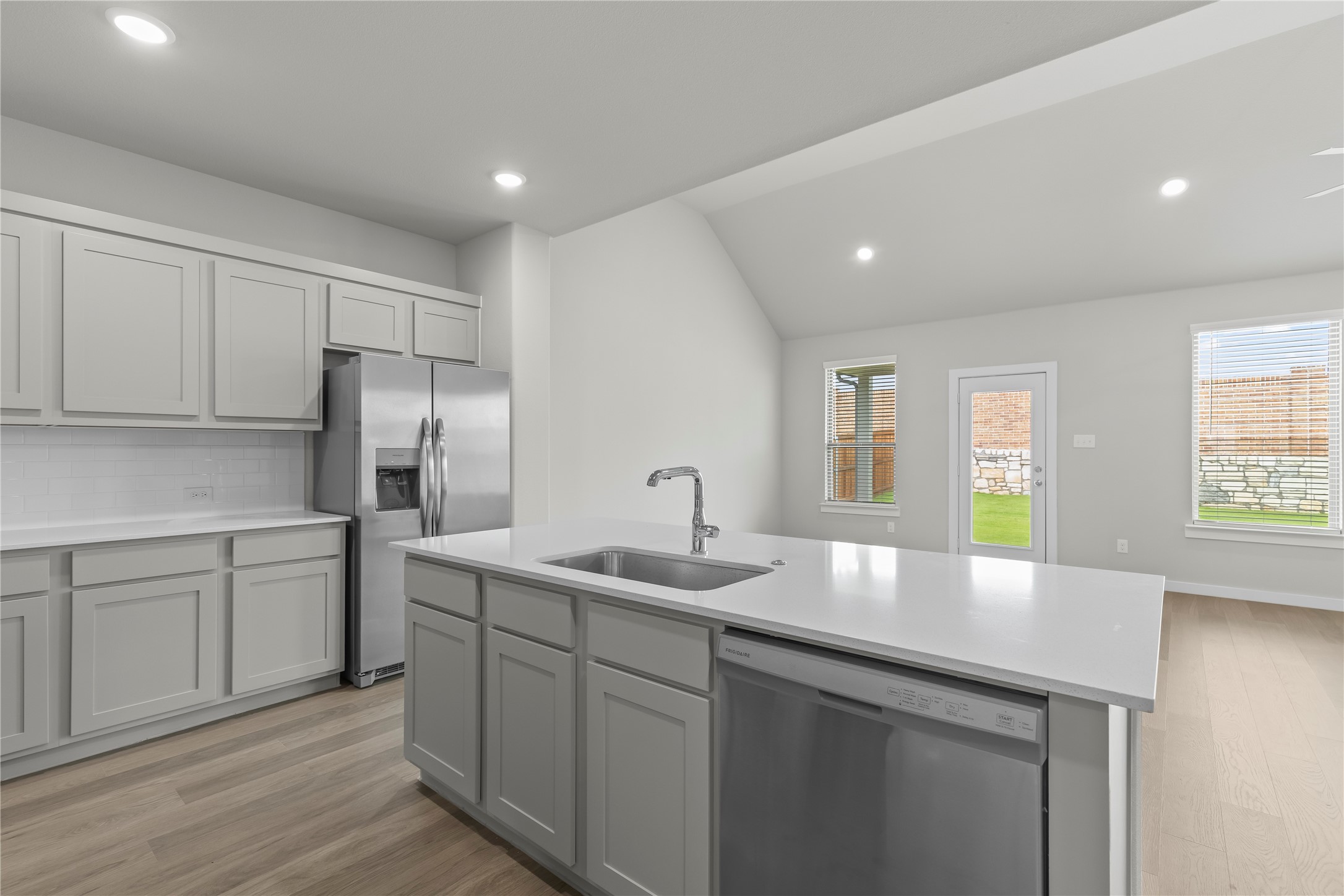 1912 Sandpiper Way