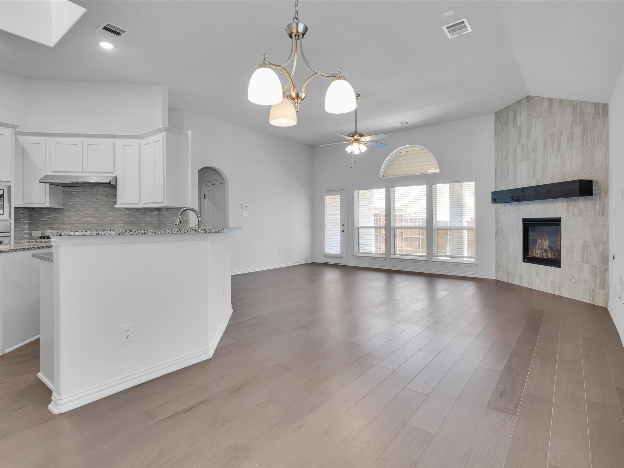 1127 Putnam Drive