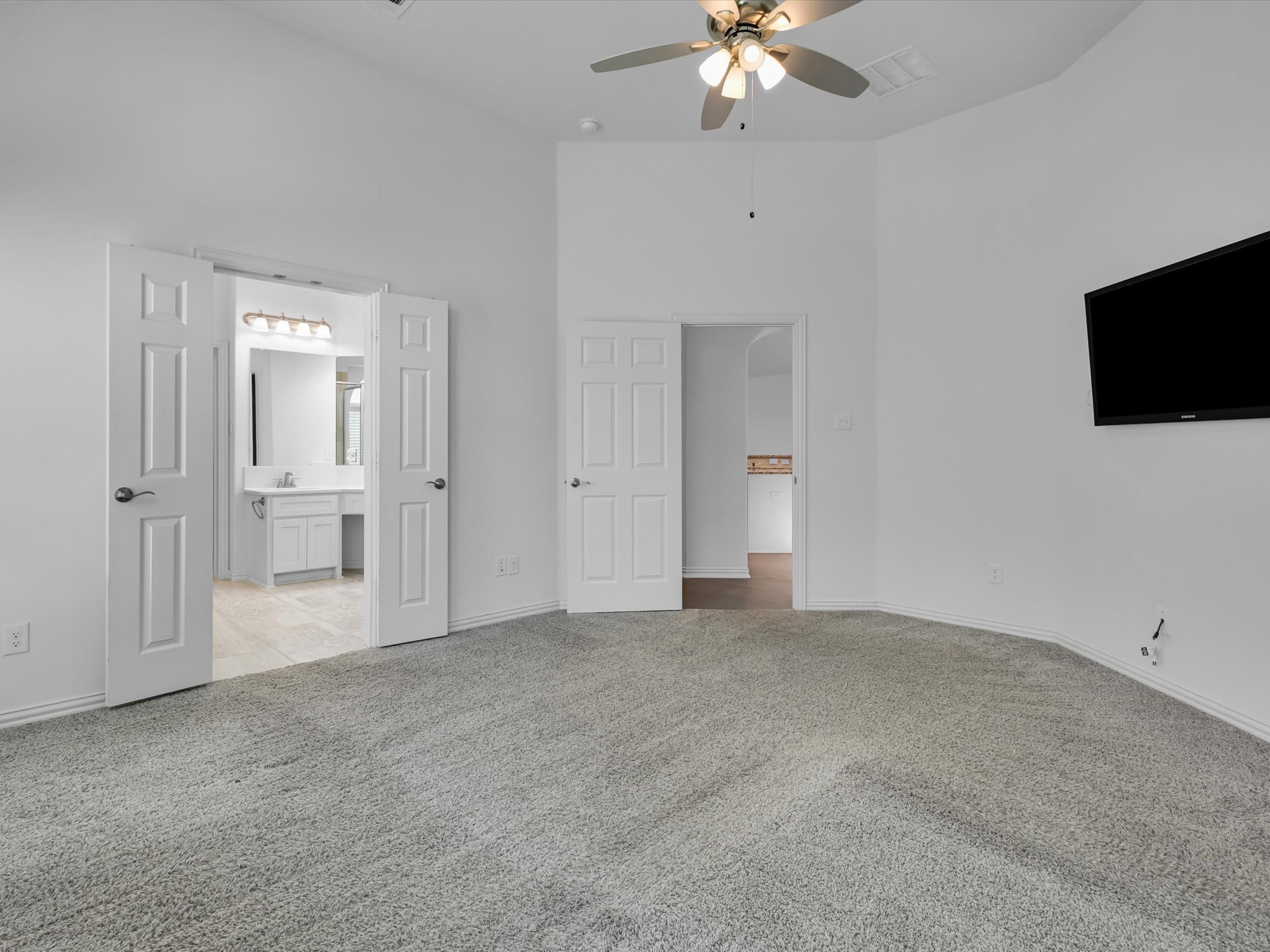 1127 Putnam Drive
