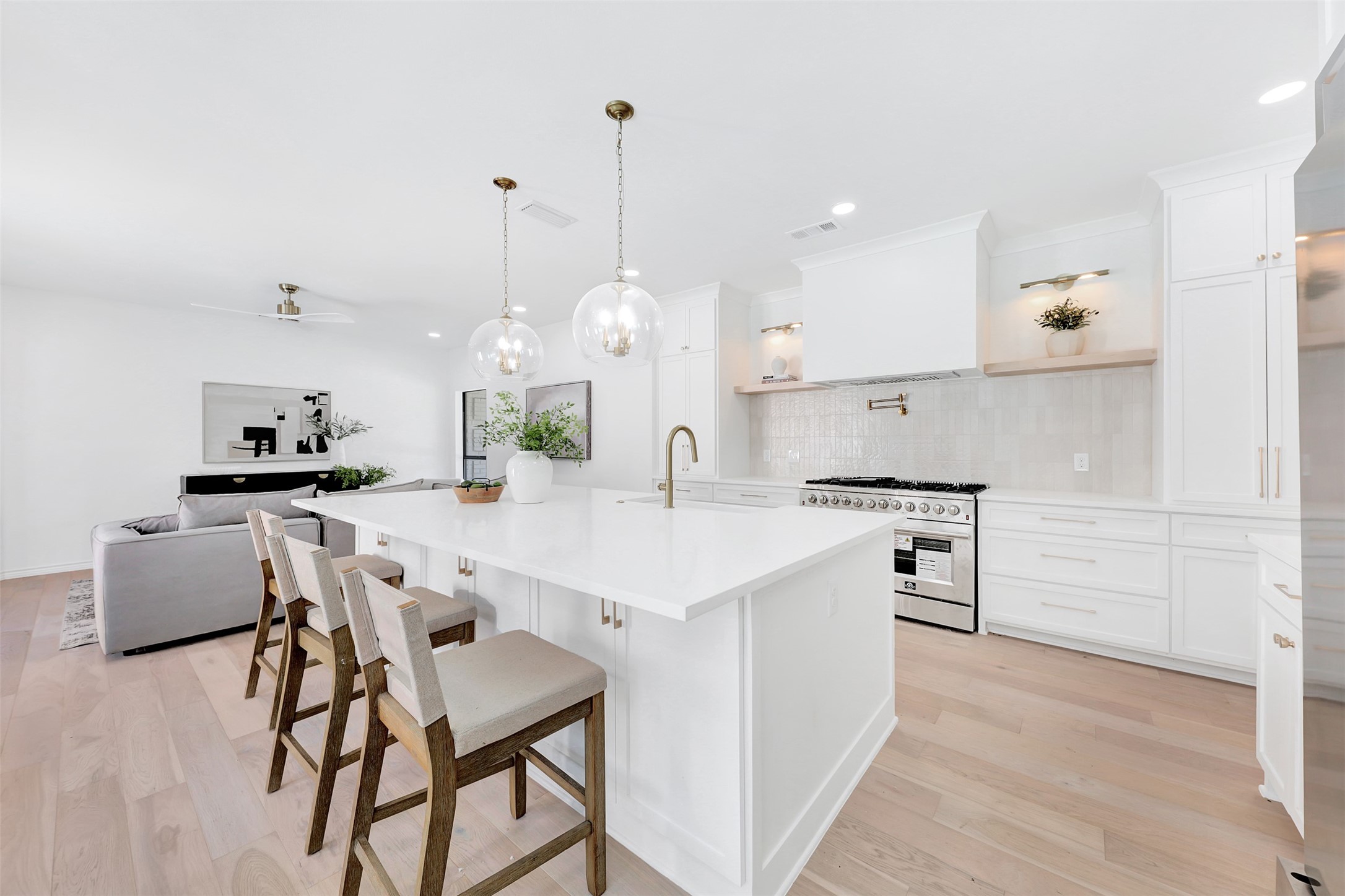 12541 Matisse Lane