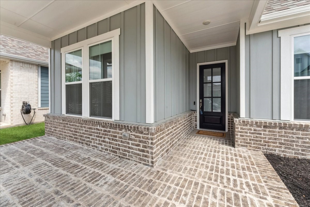 8818 Edna Place