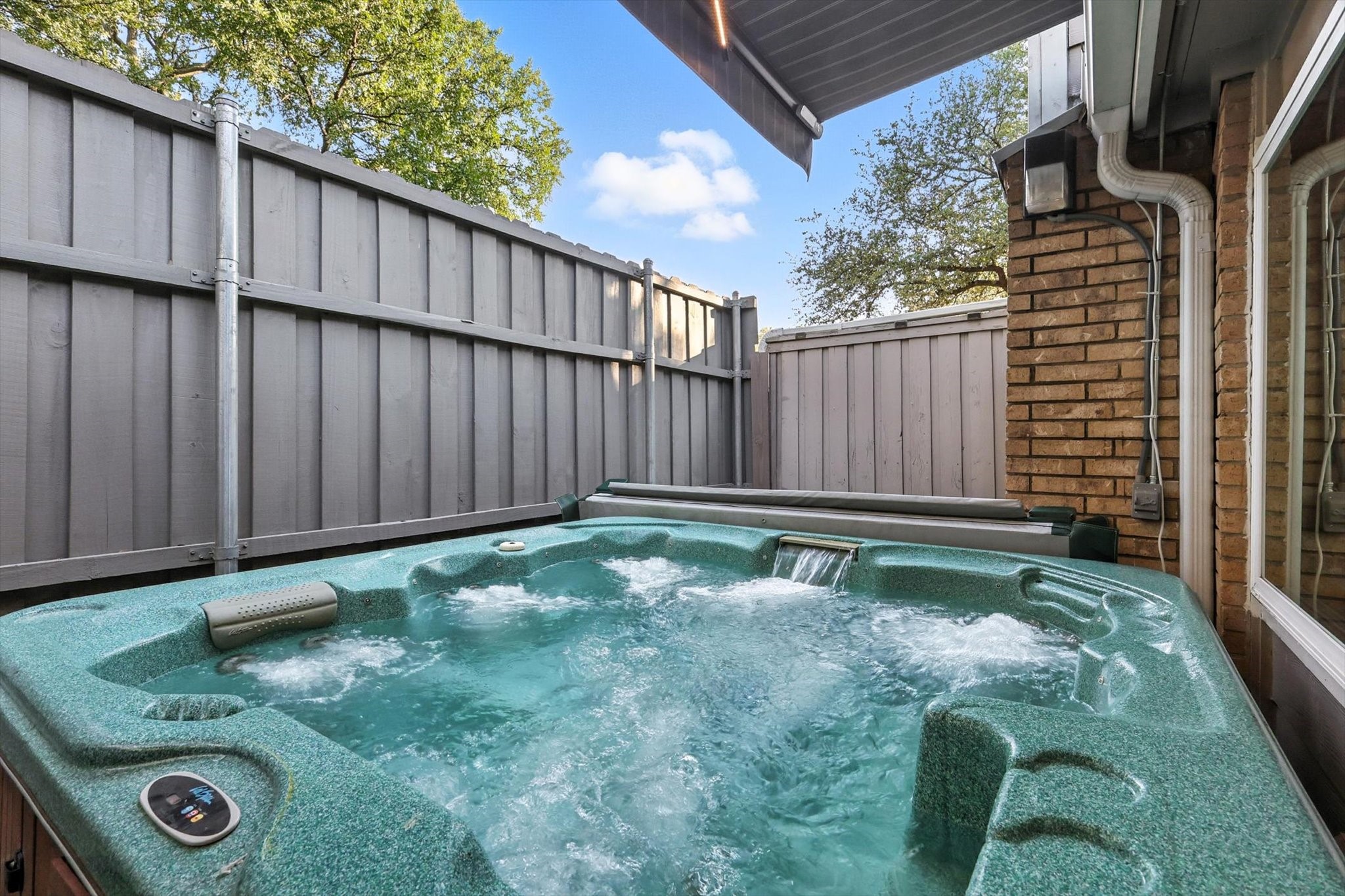 2710 Meadowstone Court