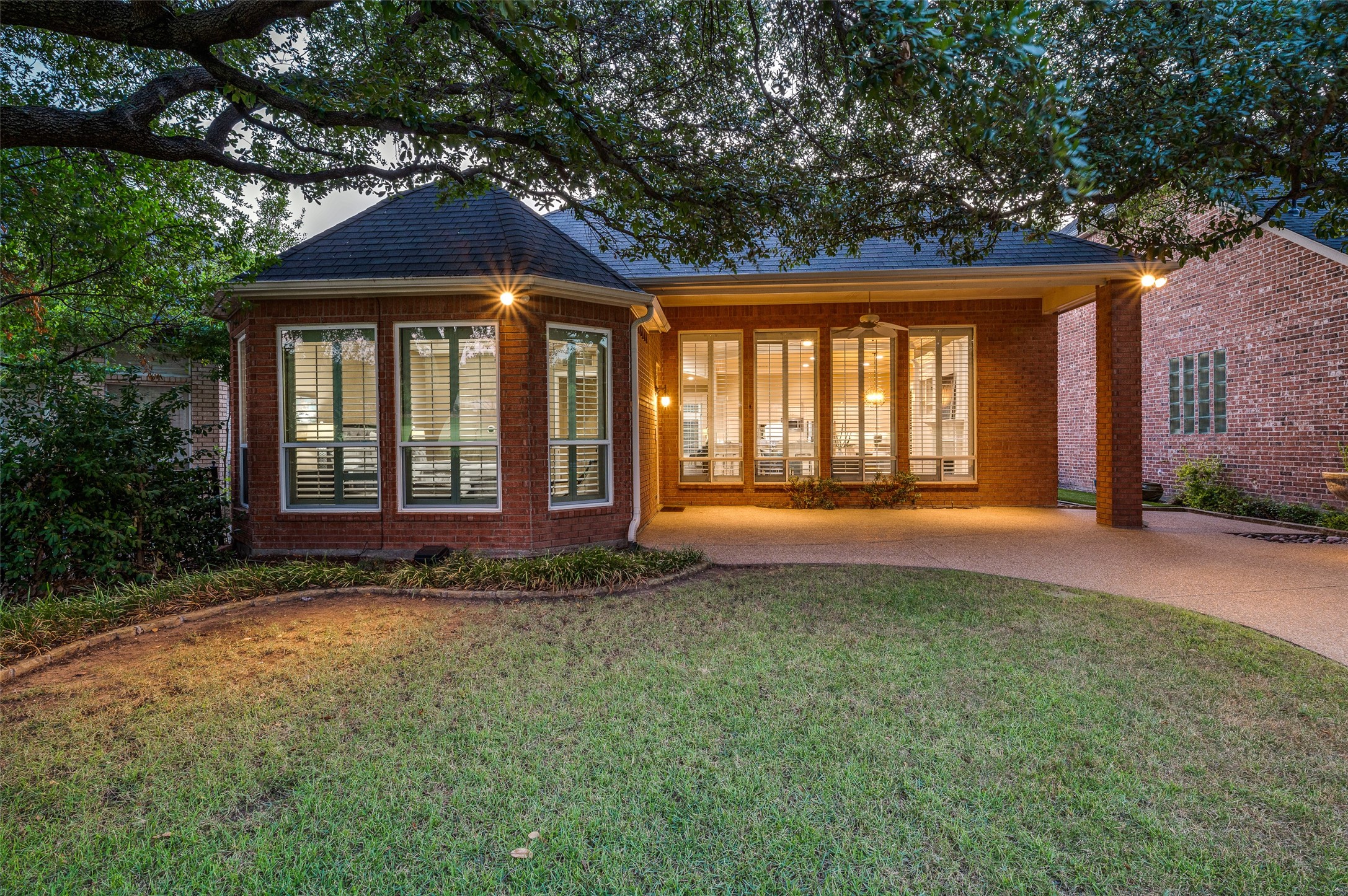 5596 Southern Hills Drive
