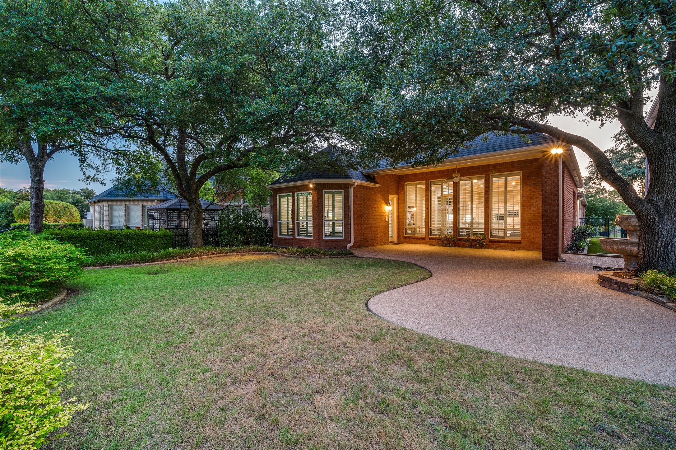 5596 Southern Hills Drive