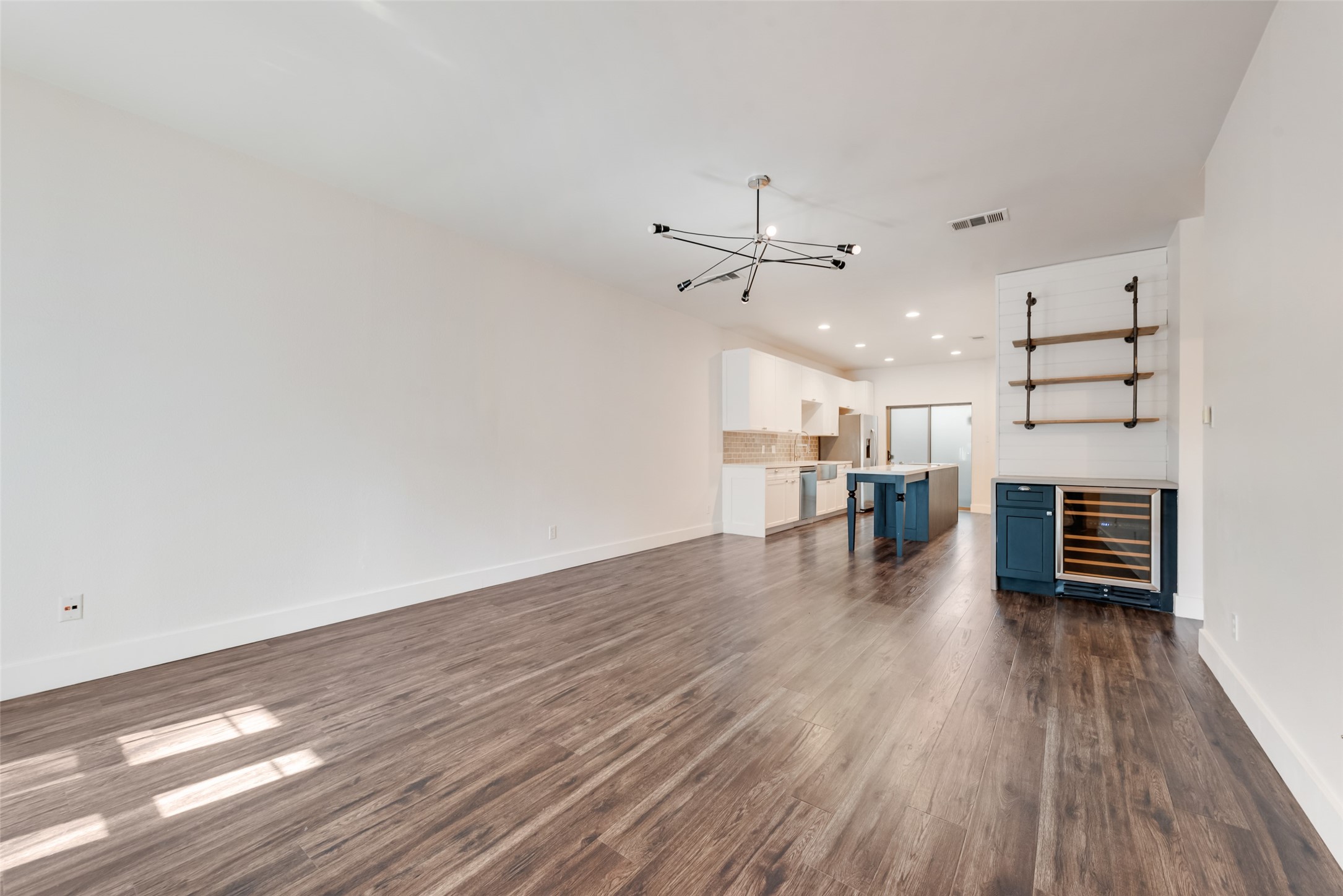 5740 Martel Avenue A05
