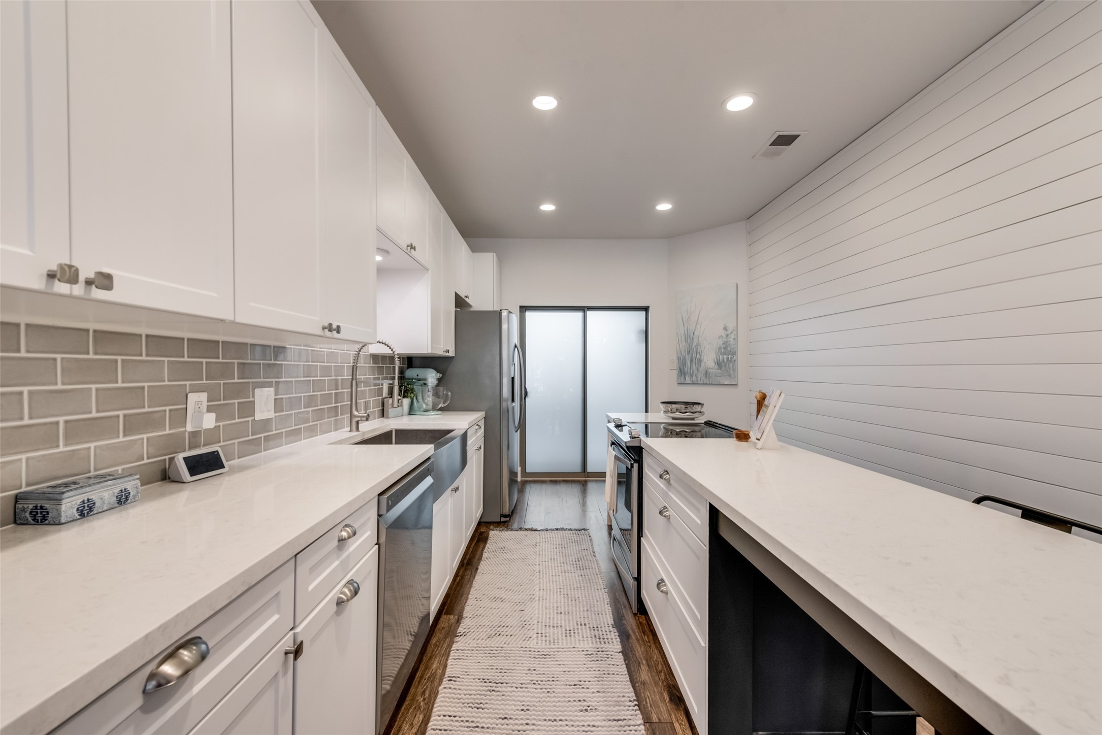 5740 Martel Avenue A05