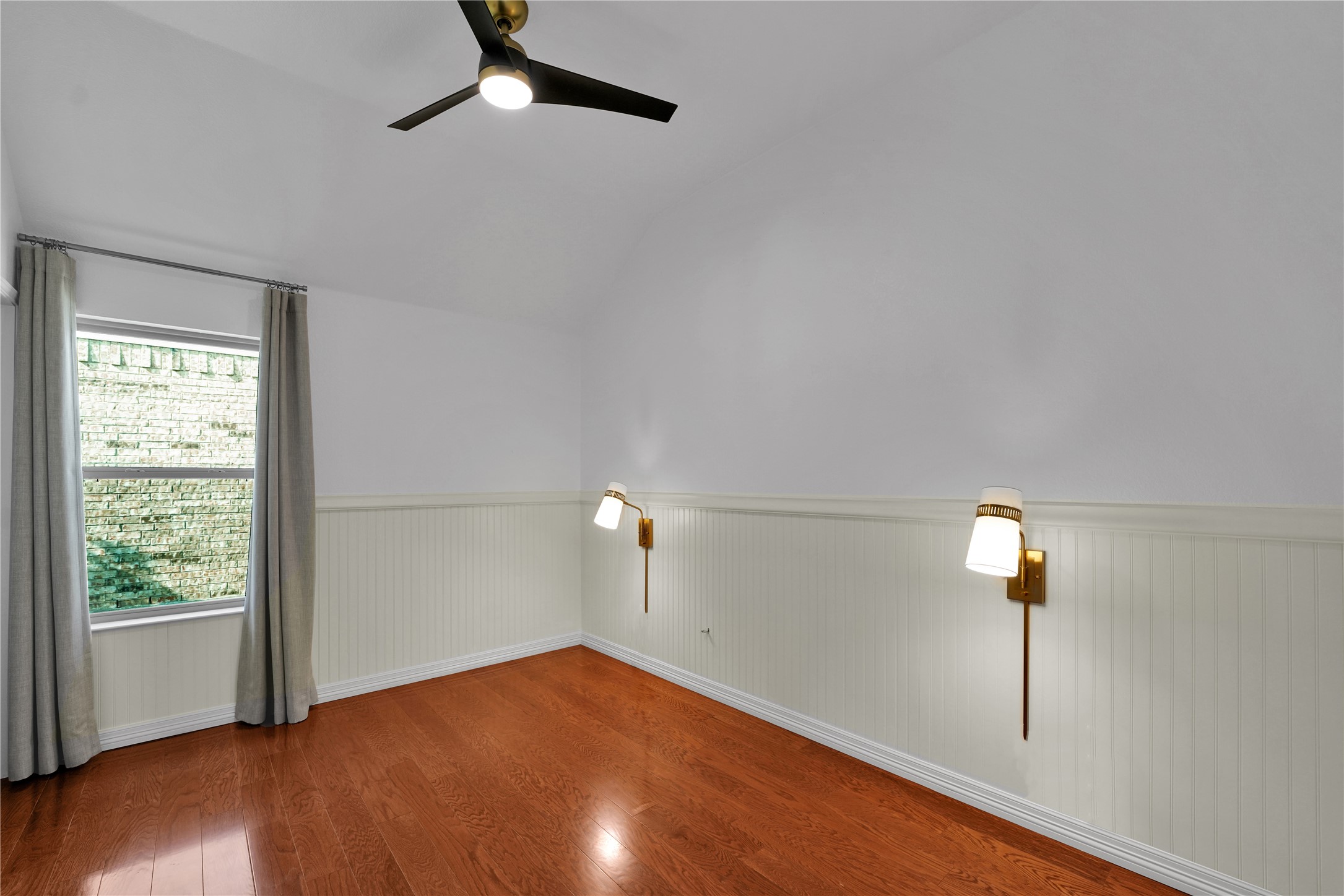 3105 Hemlock Lane