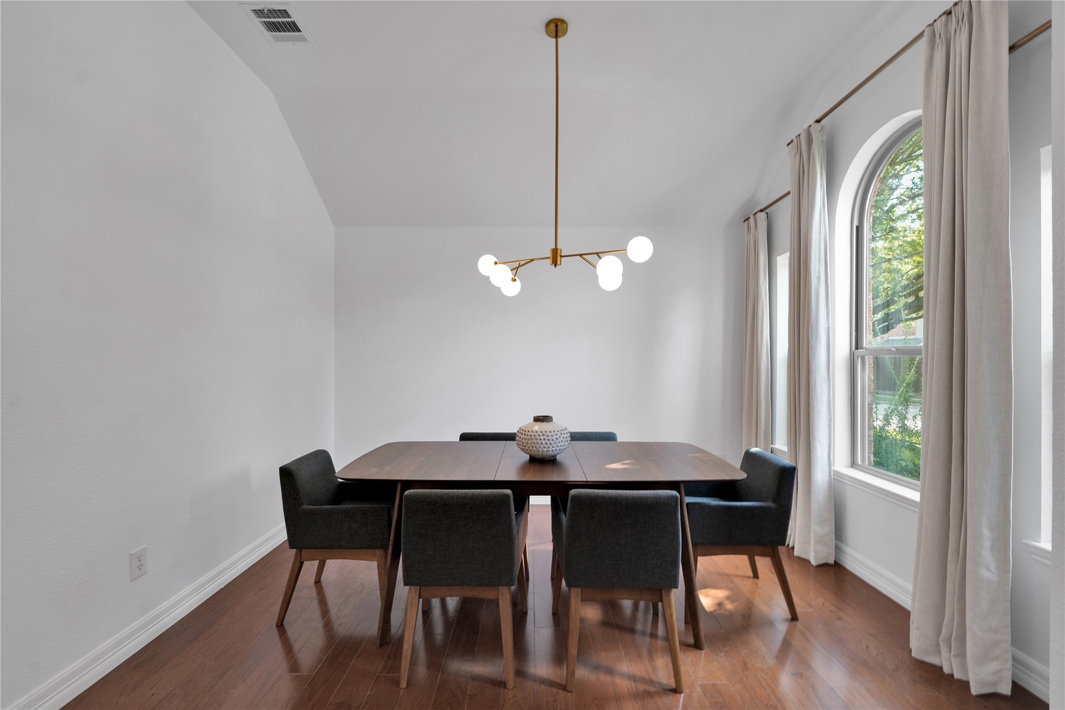 3105 Hemlock Lane