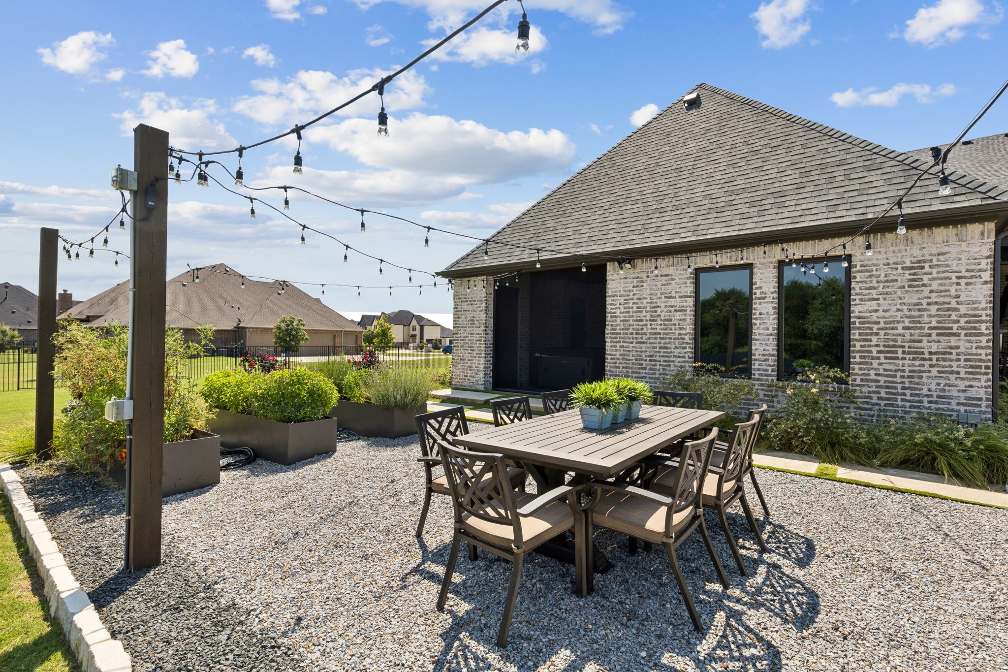 725 Inverness Lane