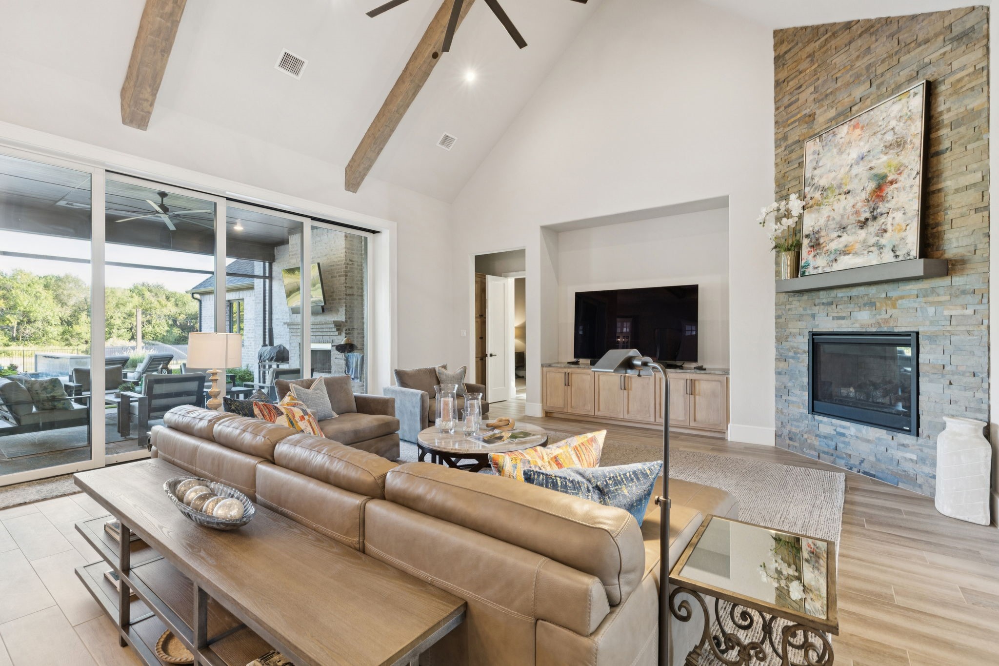 725 Inverness Lane