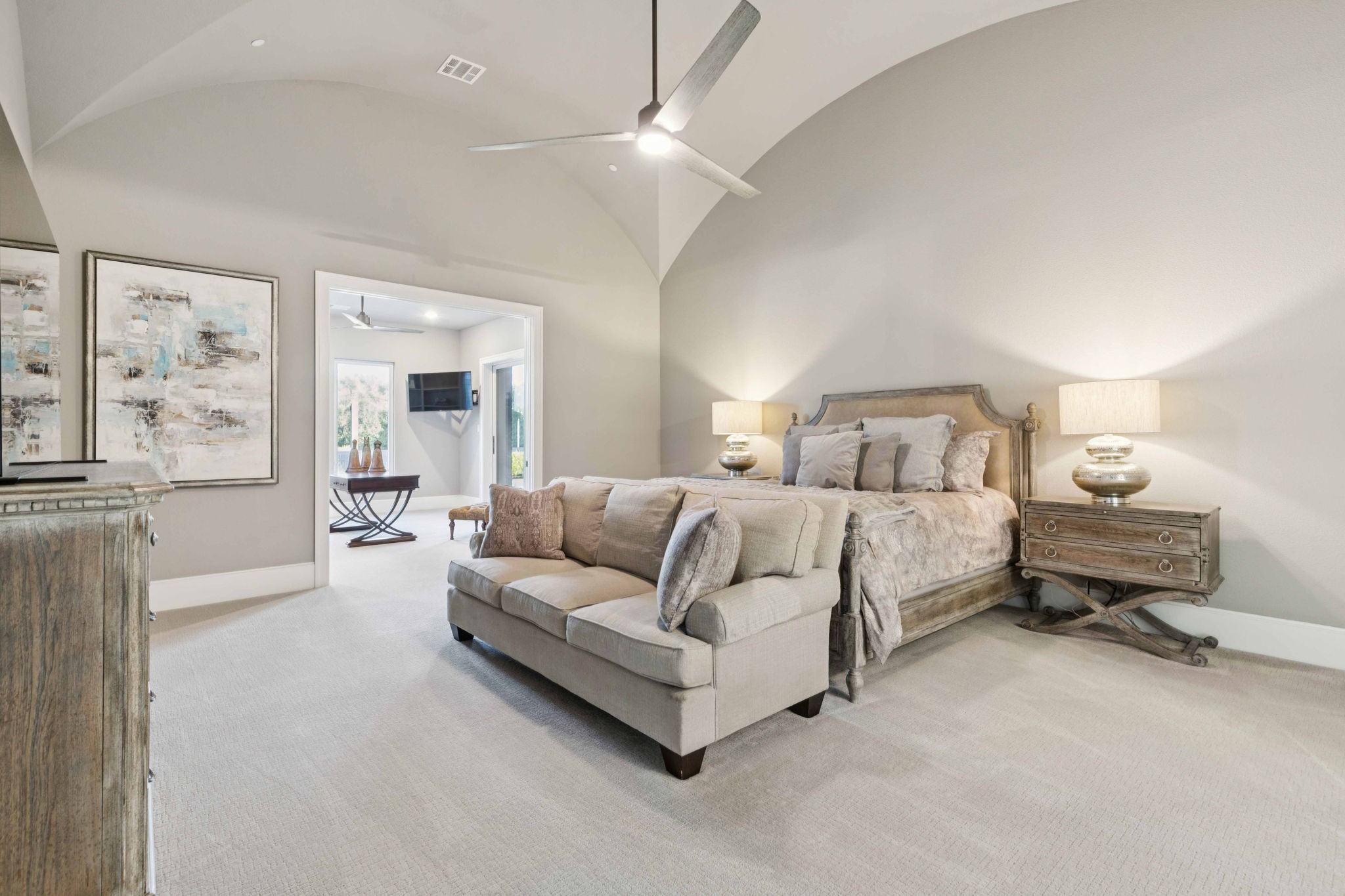 725 Inverness Lane
