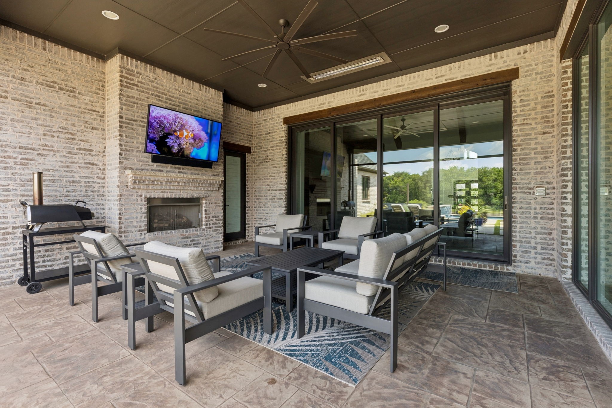 725 Inverness Lane