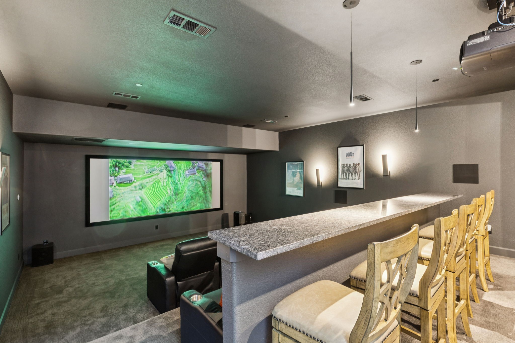 725 Inverness Lane