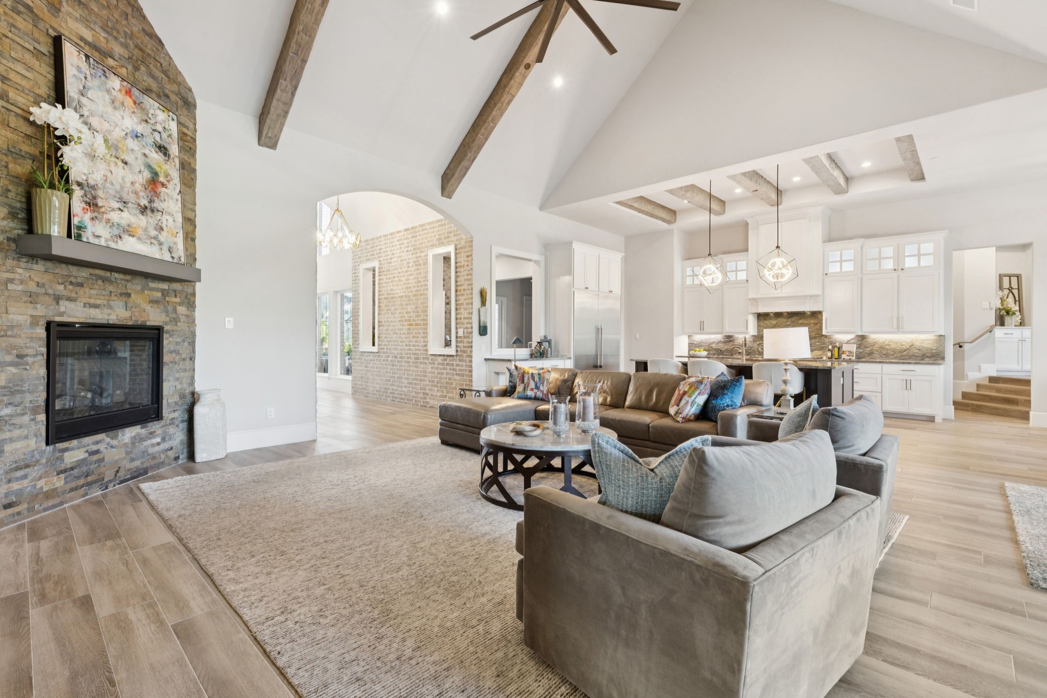 725 Inverness Lane