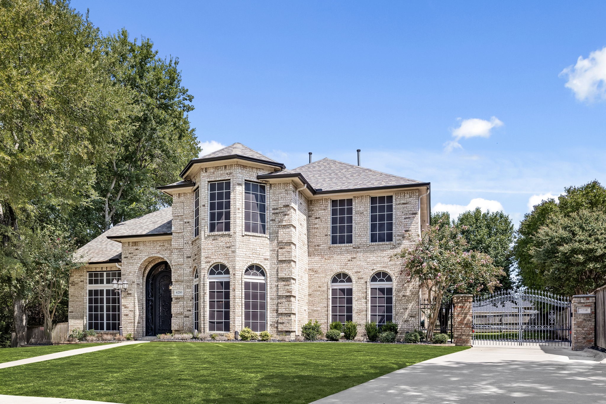 4210 Edgeview Court