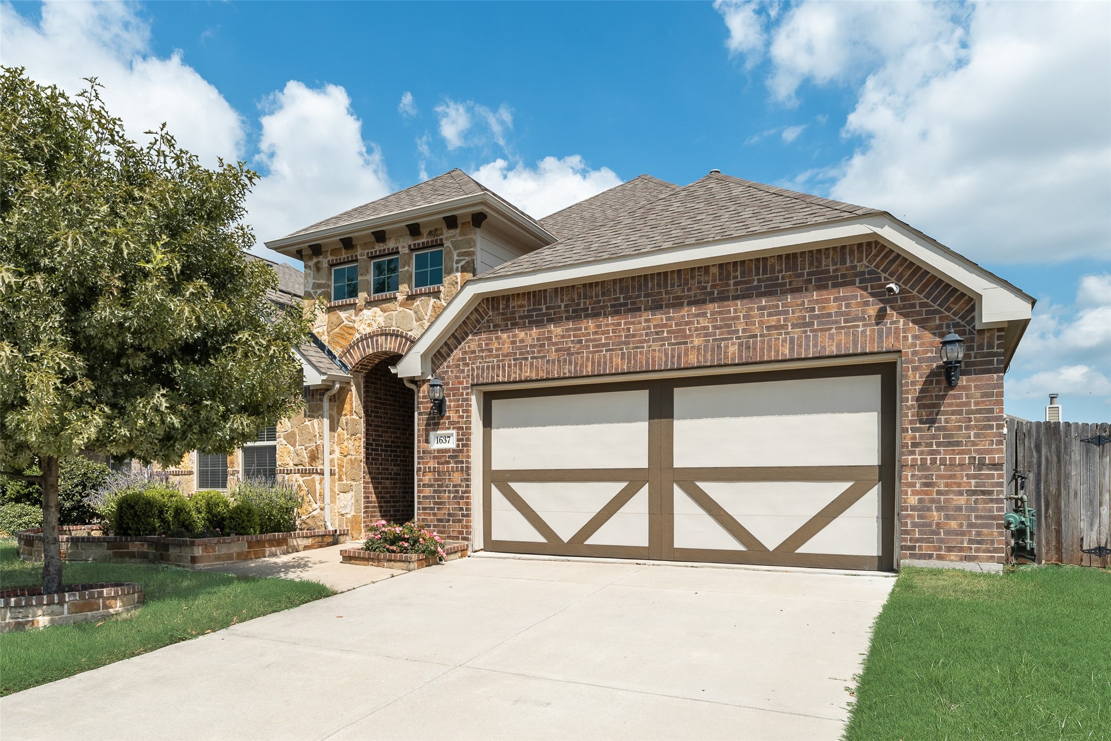 1637 Yellowthroat Drive