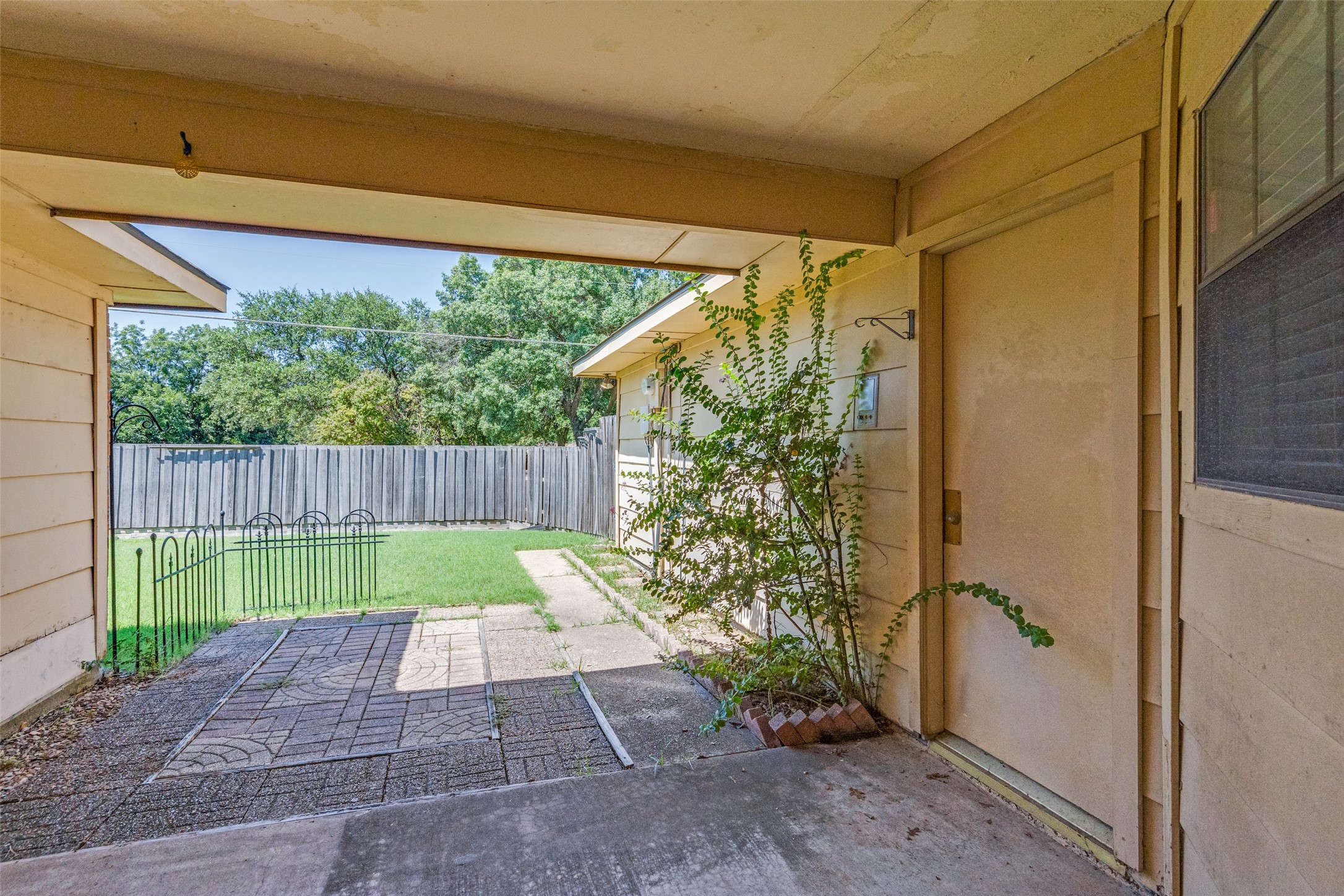 3021 Roundrock Trail