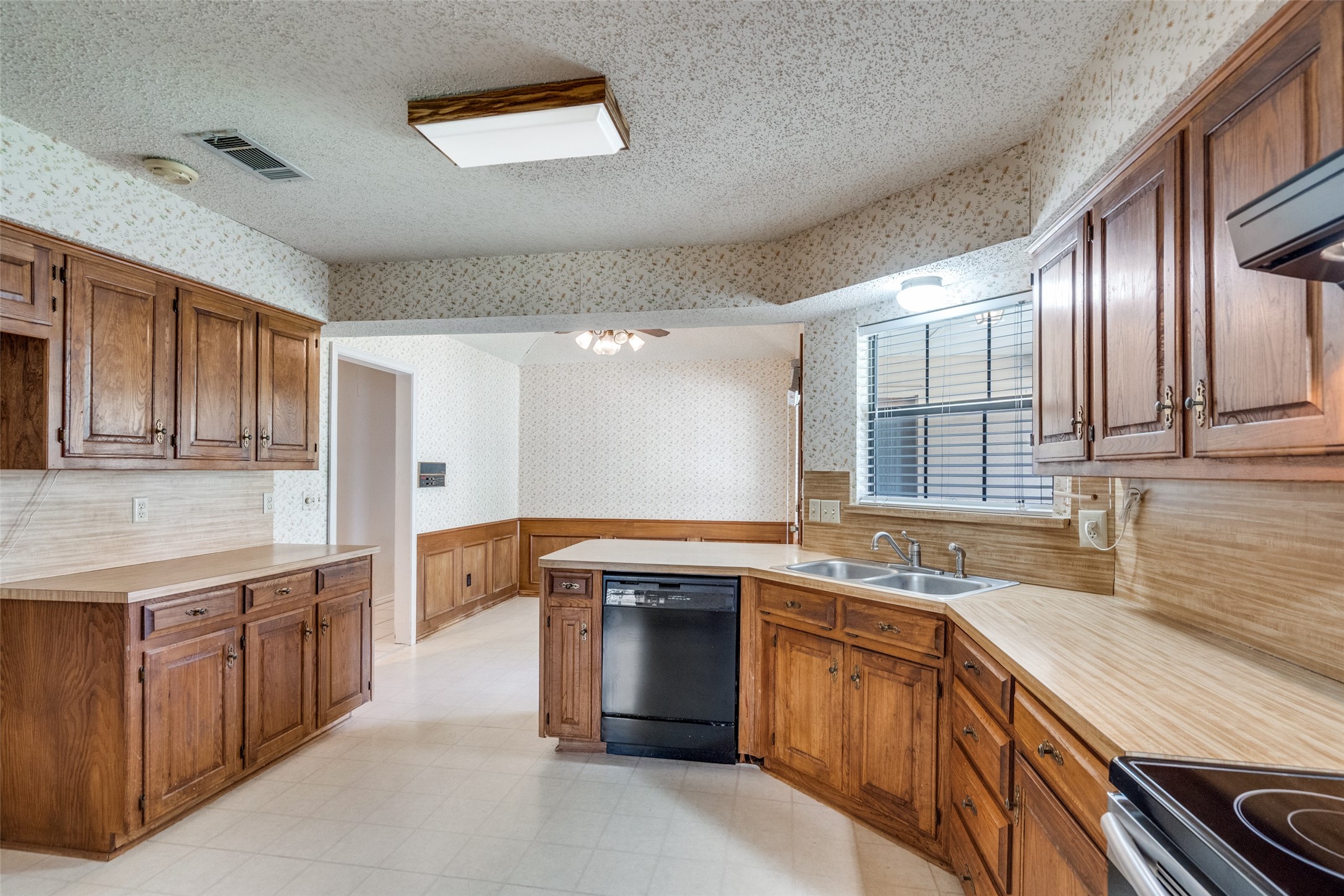 3021 Roundrock Trail