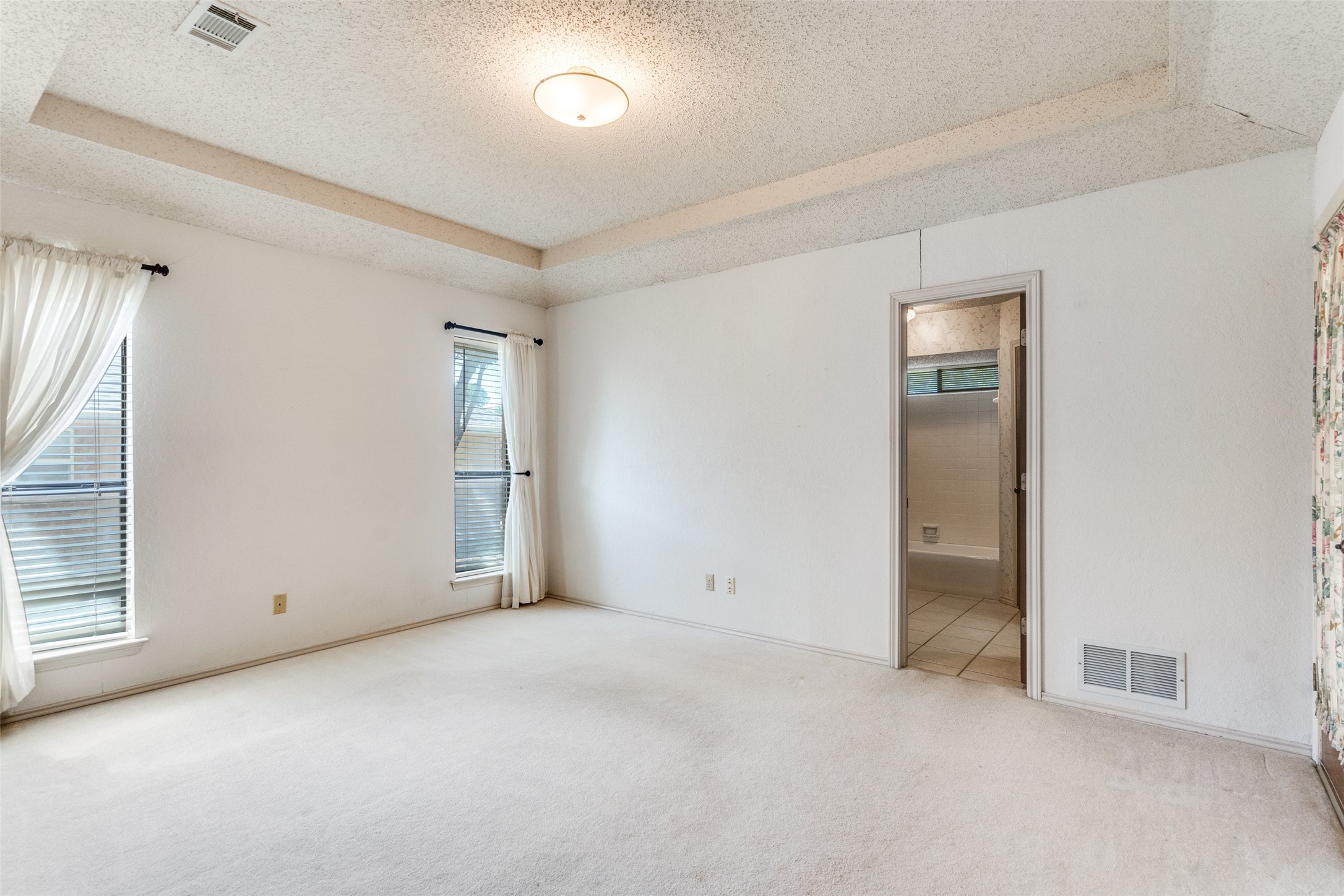 3021 Roundrock Trail