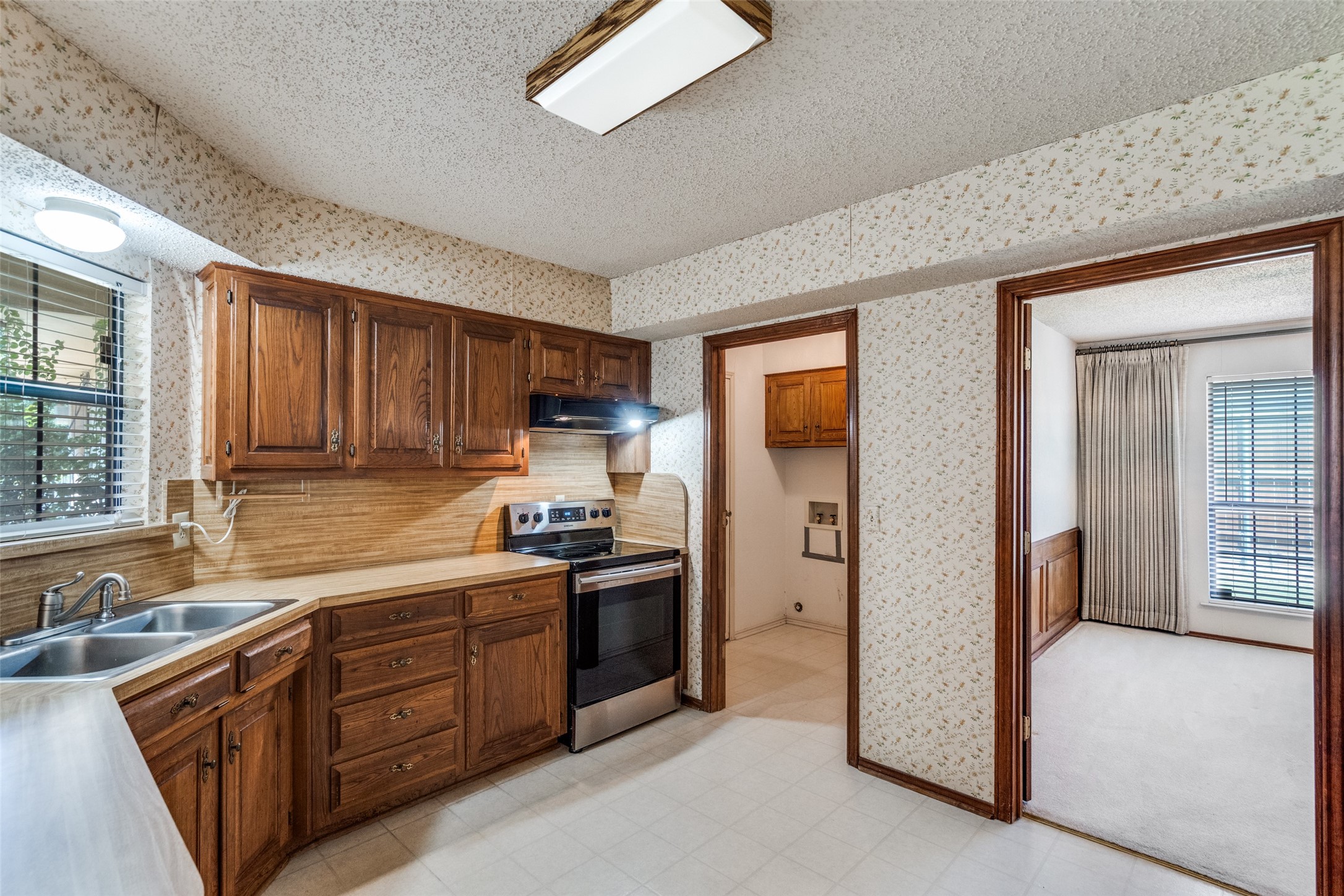 3021 Roundrock Trail
