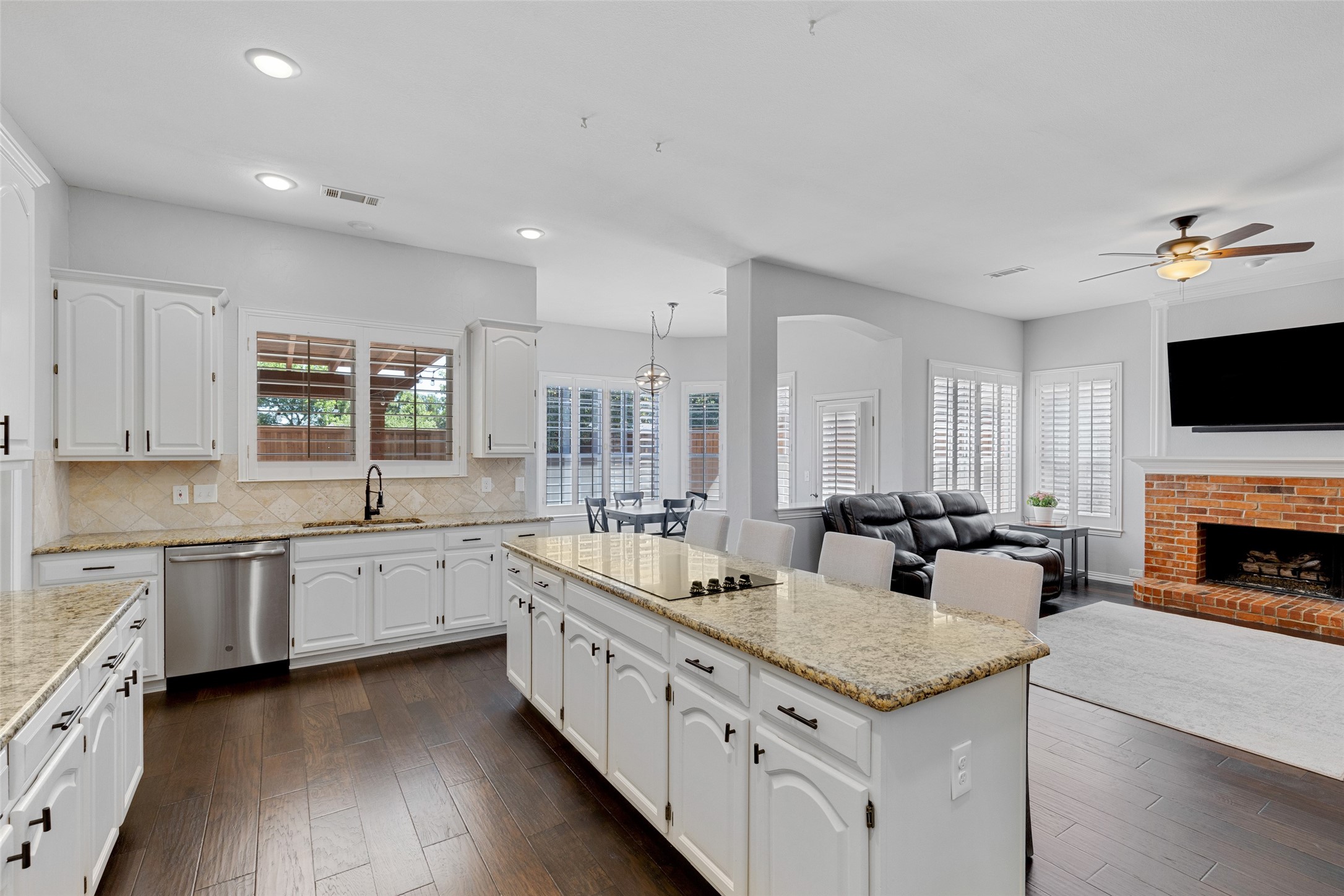 7644 Hove Court