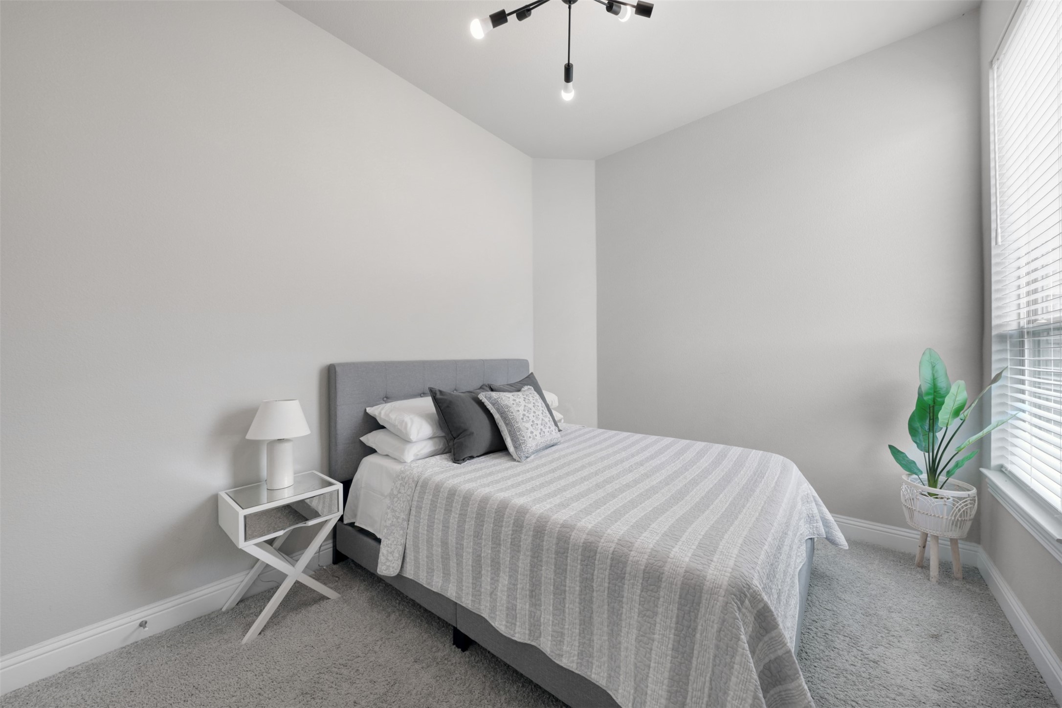 2176 Spencer Lane