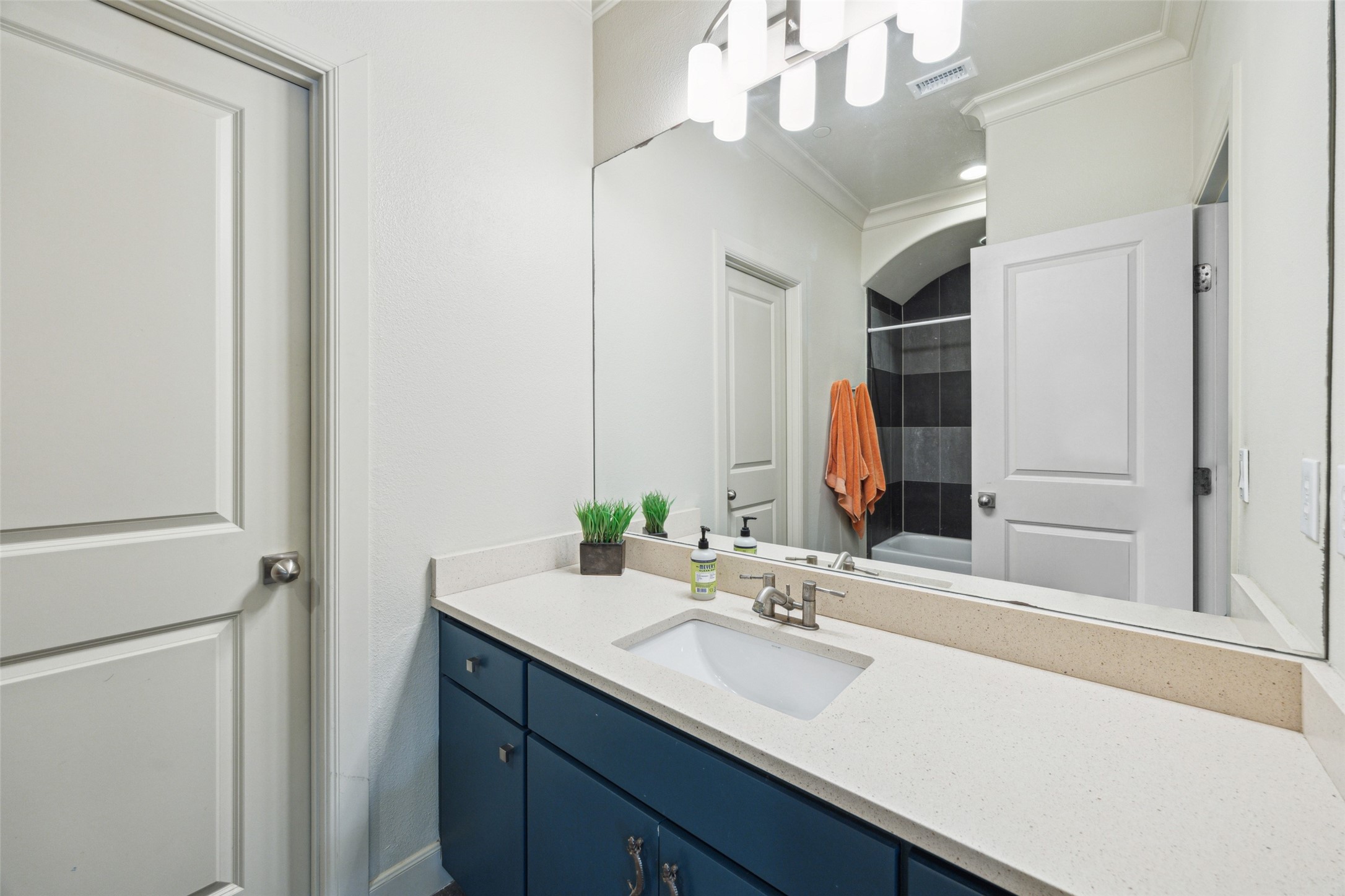 1405 Pecan Hollow Trail