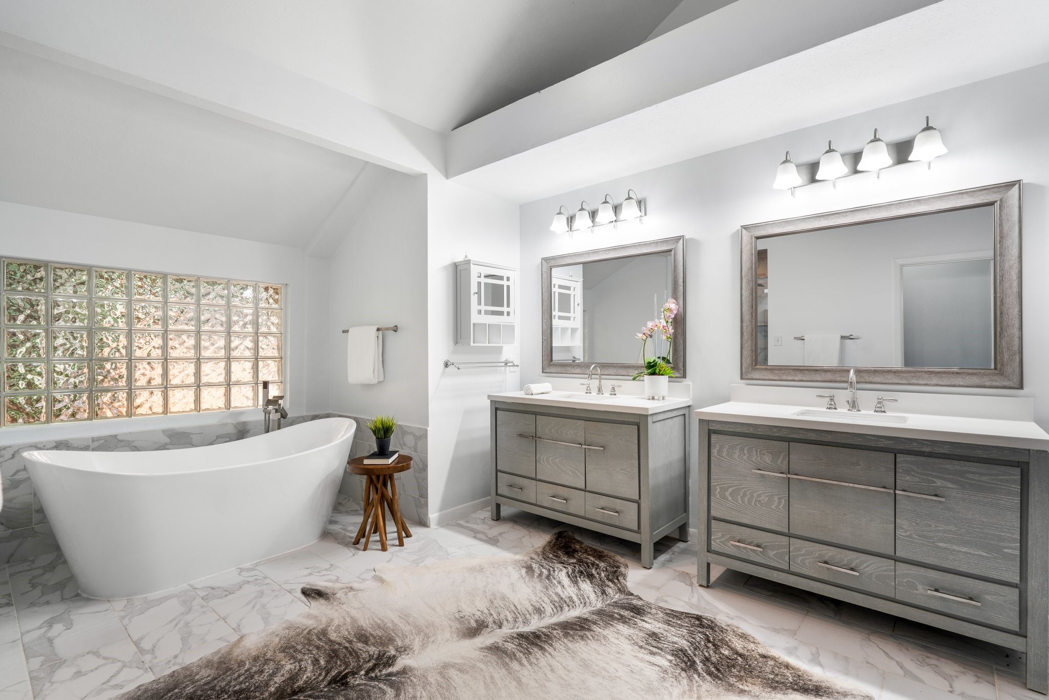 5325 Seascape Lane