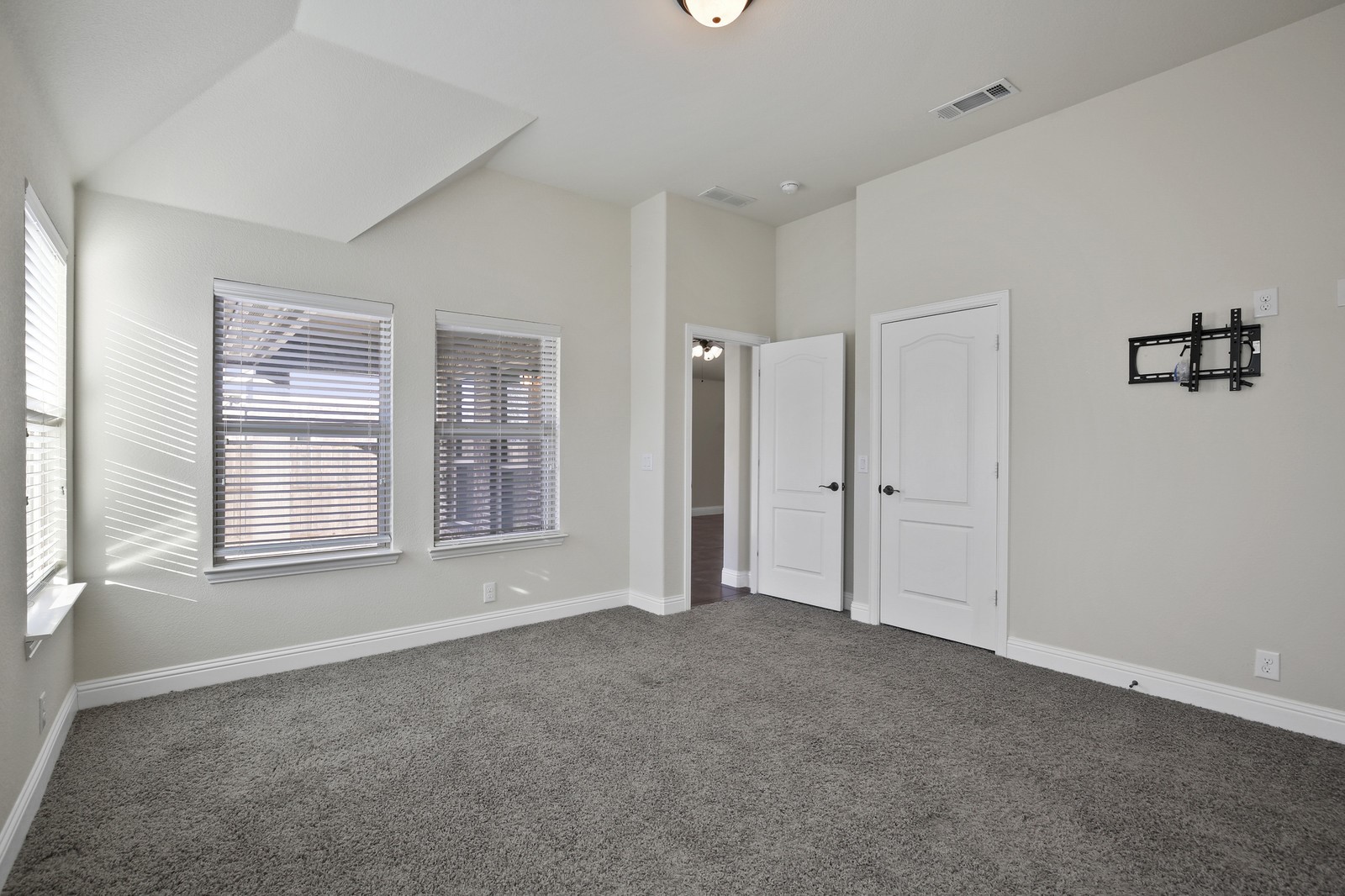 4906 Liberty Hill Trail