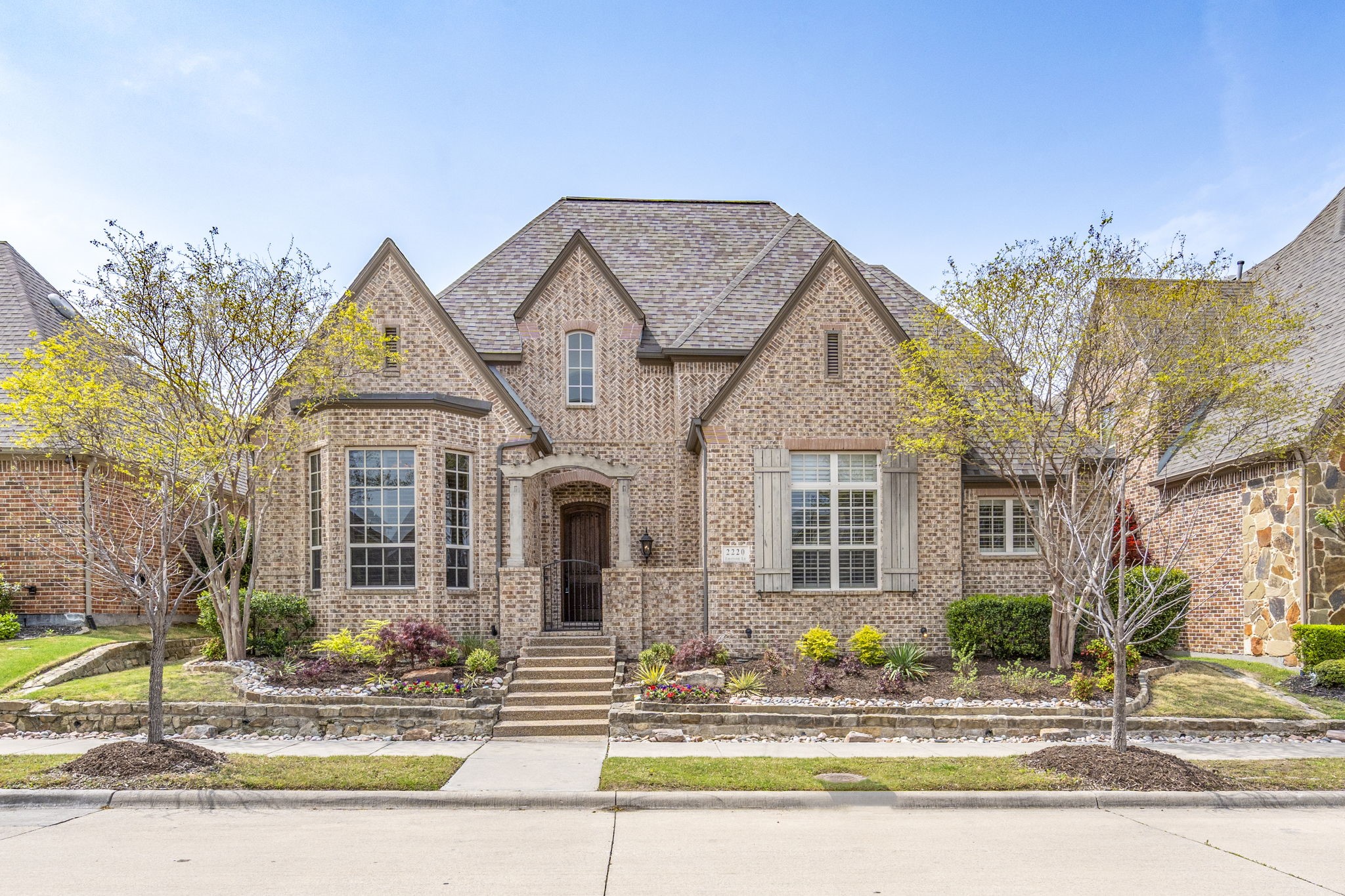 2220 Emerson Lane