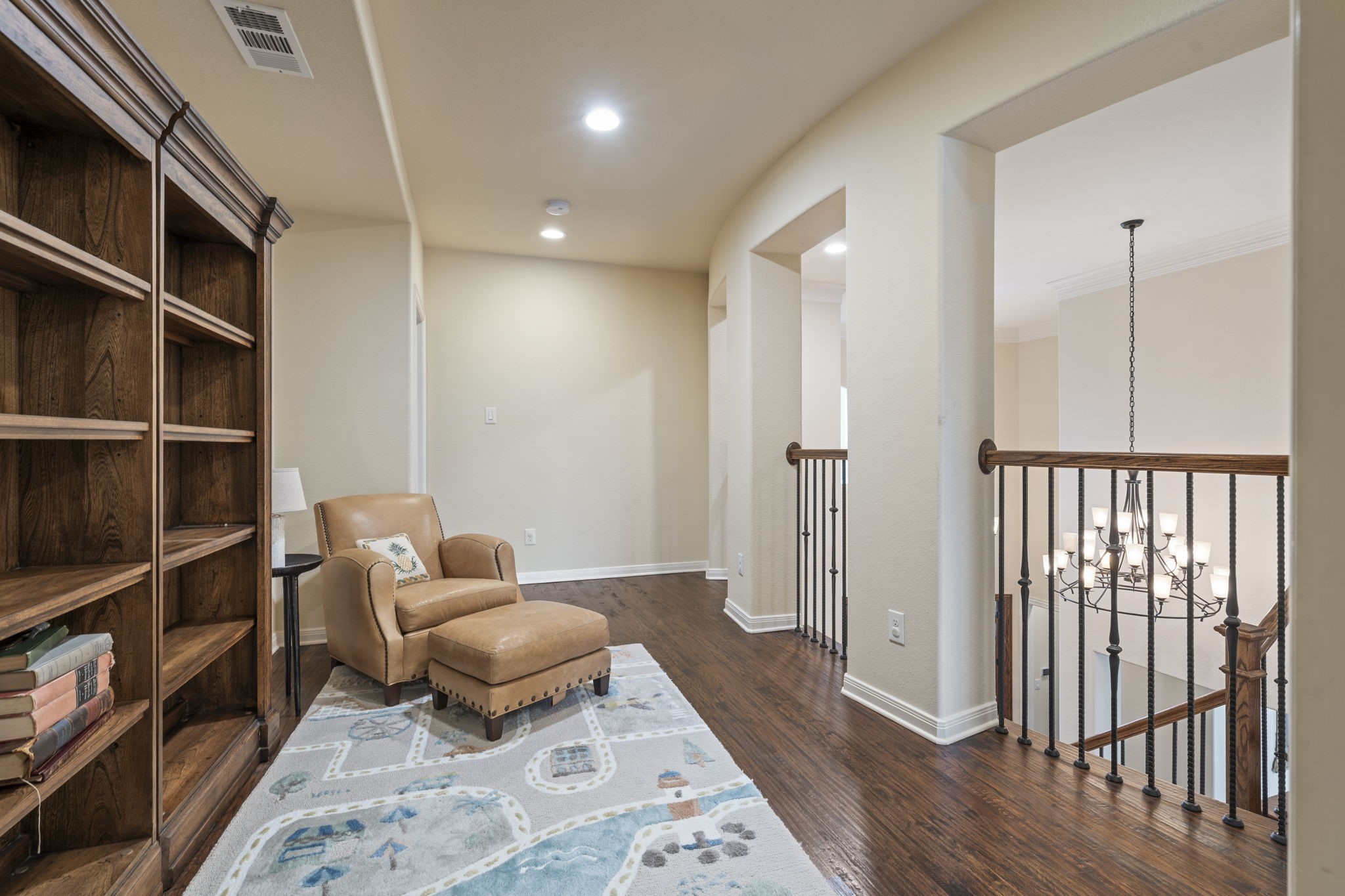 2220 Emerson Lane