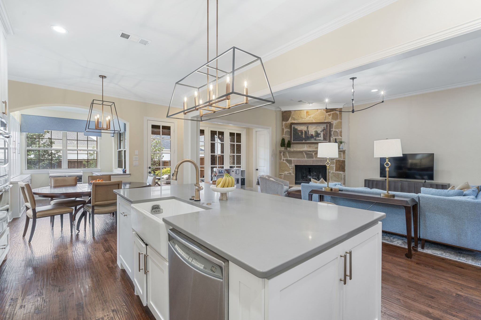 2220 Emerson Lane