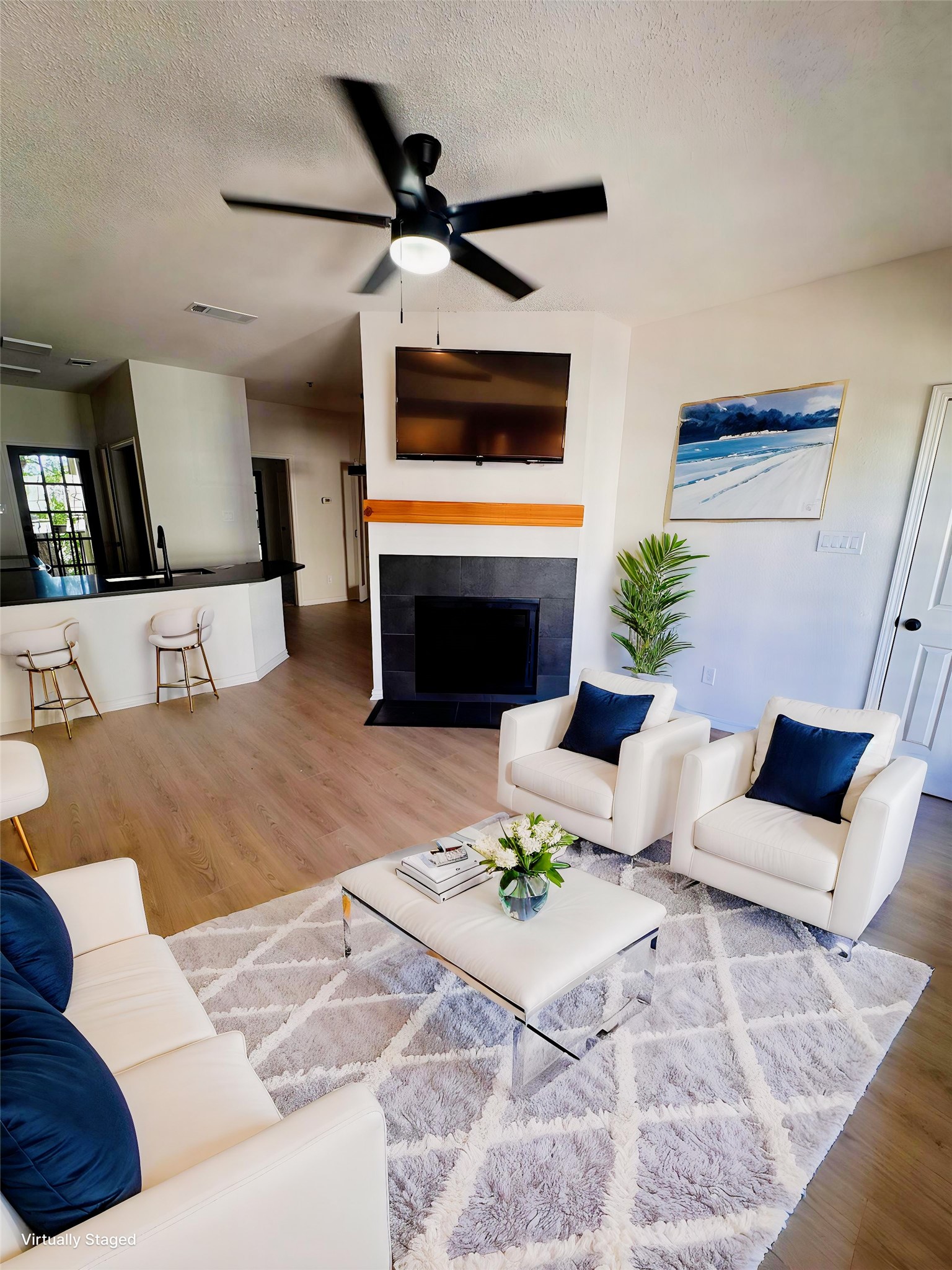 4800 W Lovers Lane 212