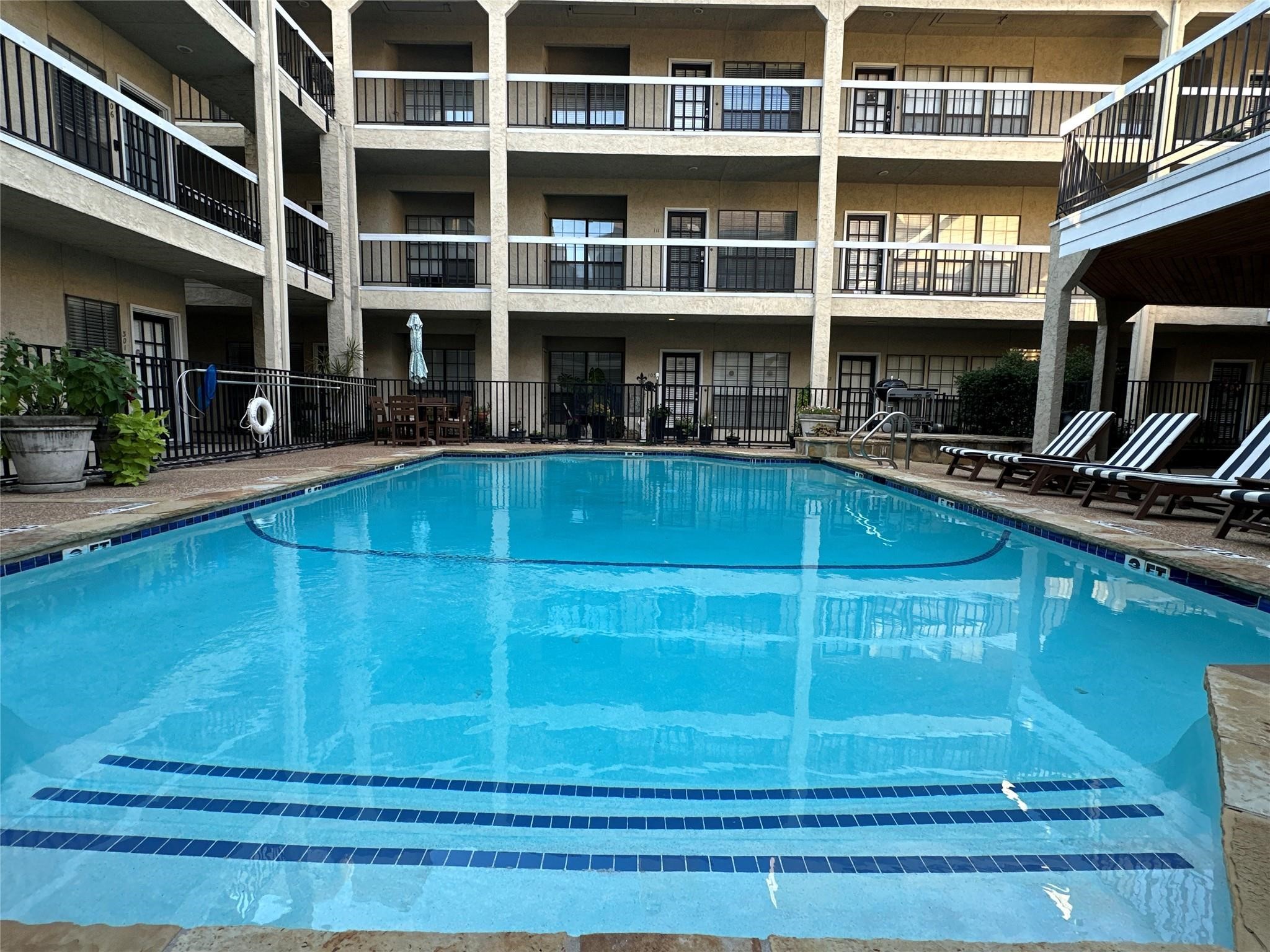 4800 W Lovers Lane 212