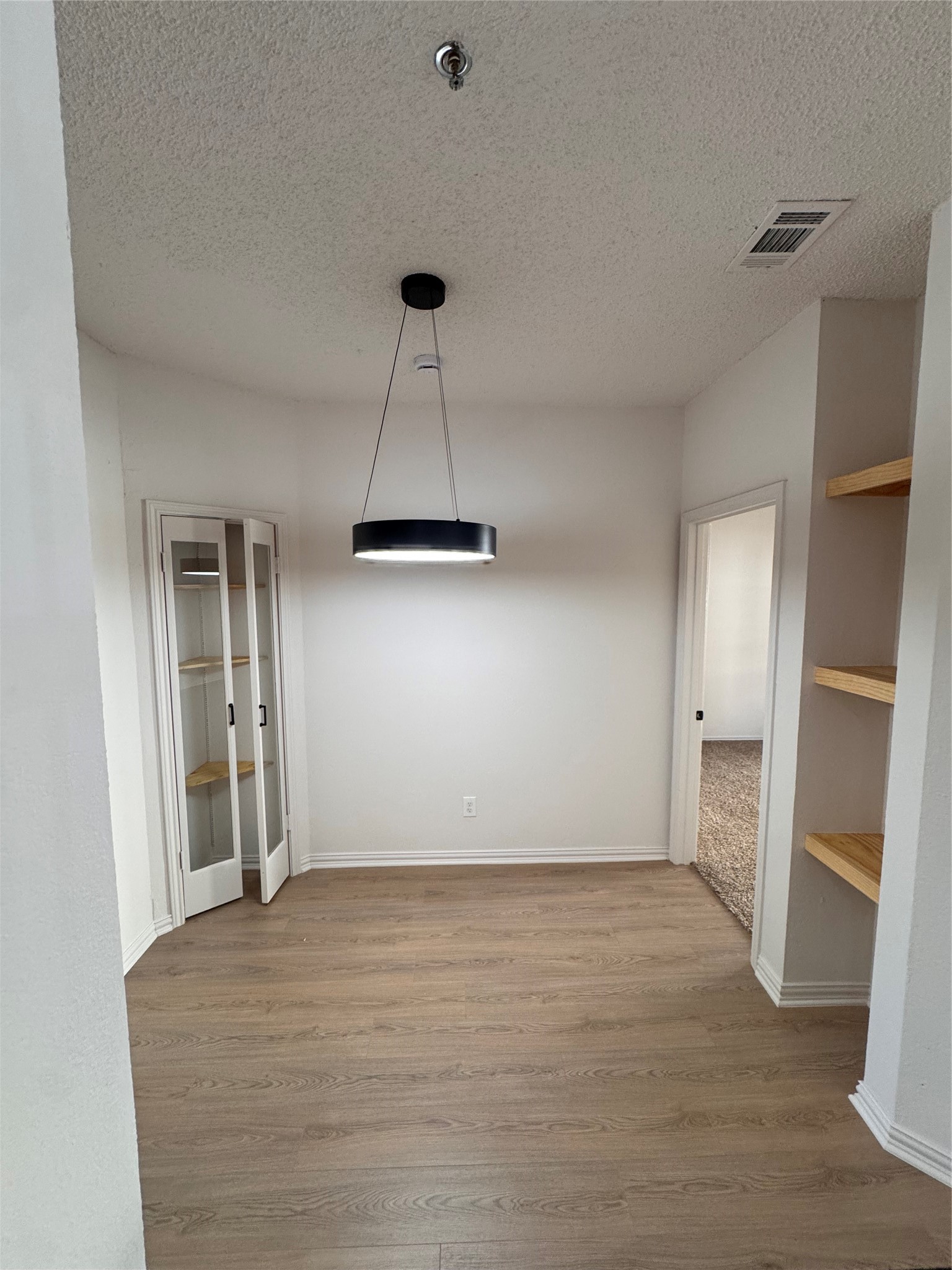4800 W Lovers Lane 212