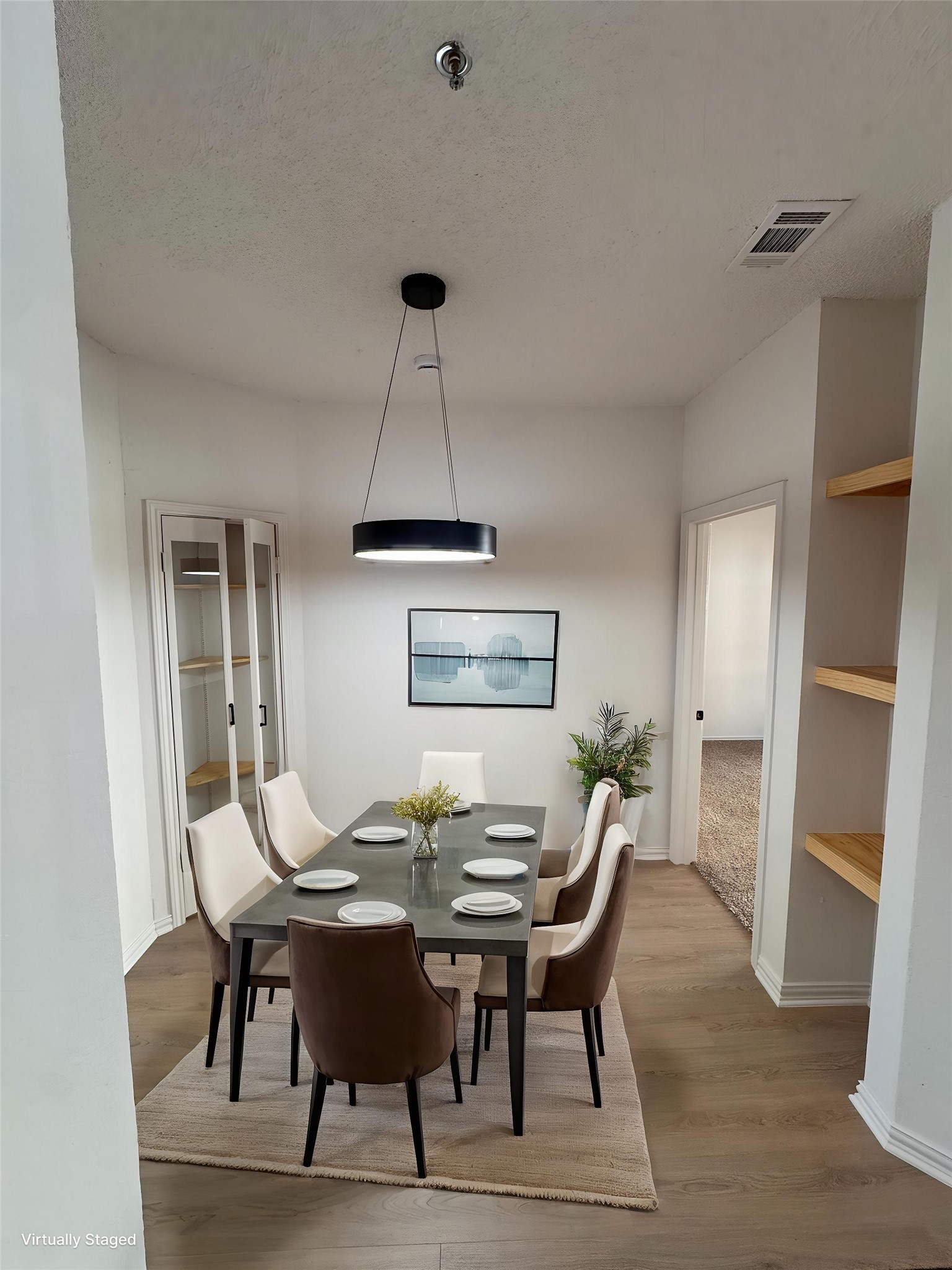 4800 W Lovers Lane 212