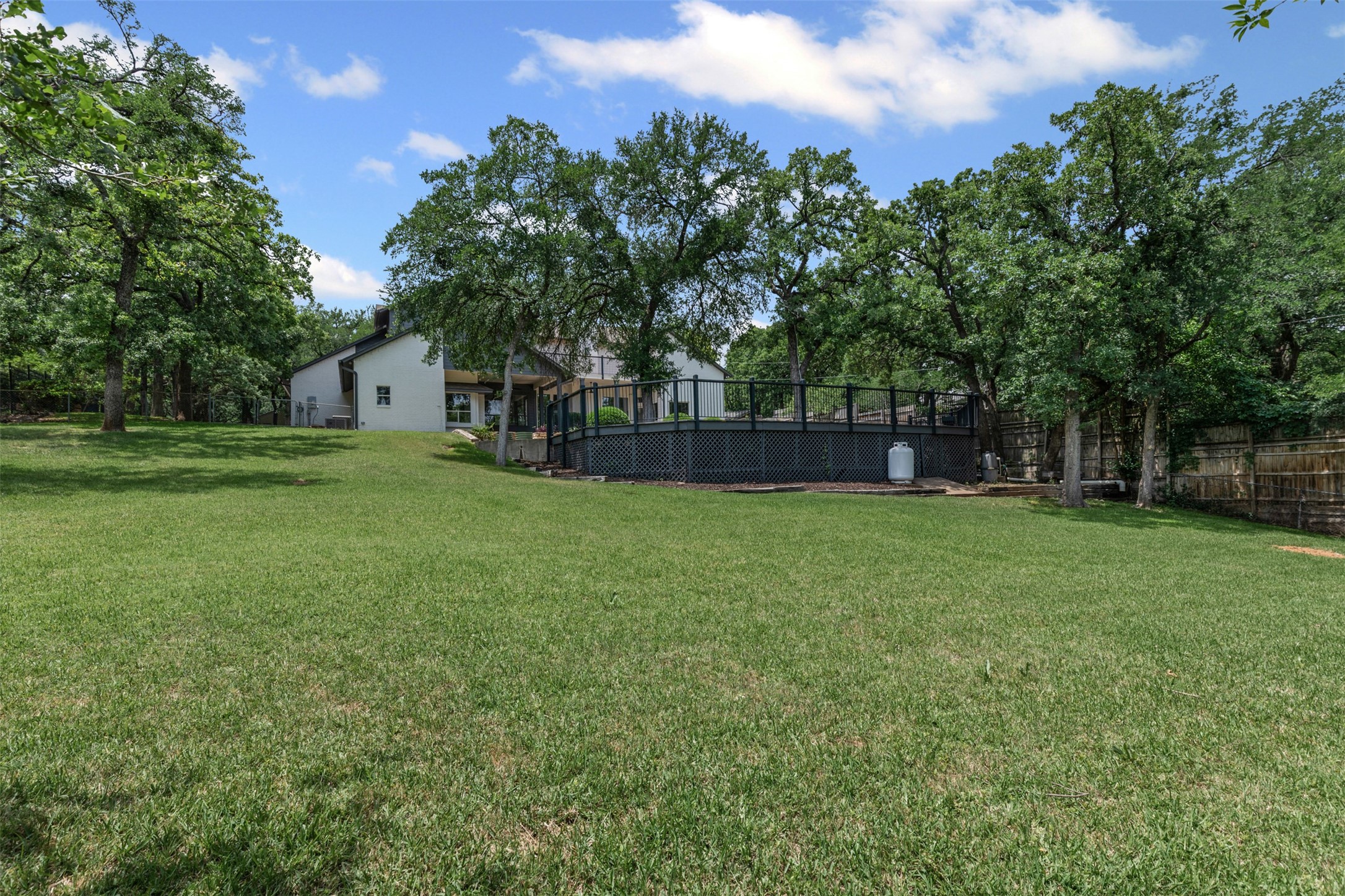 2109 Greta Lane